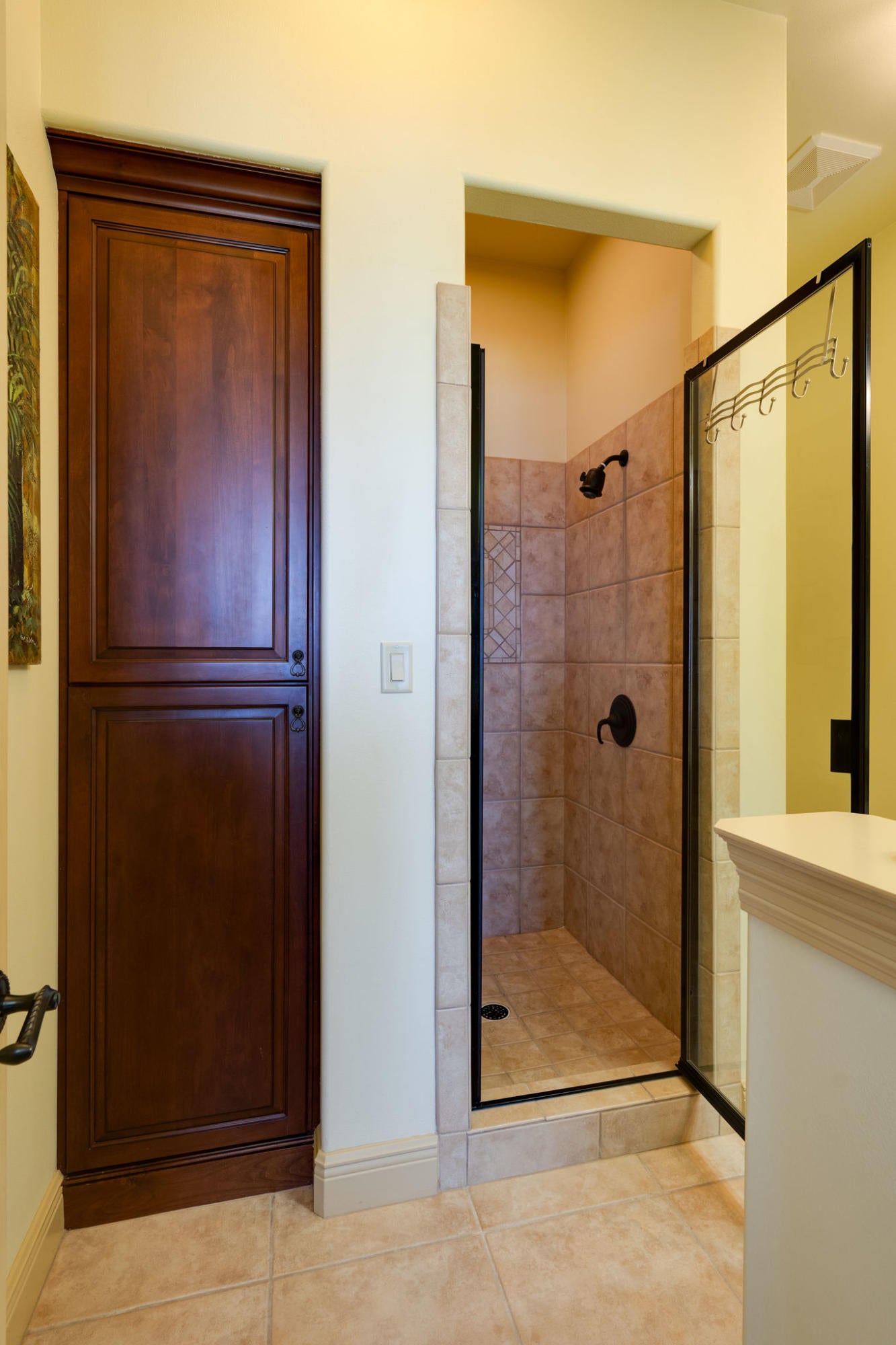 WHISPERING OAKS - Residential