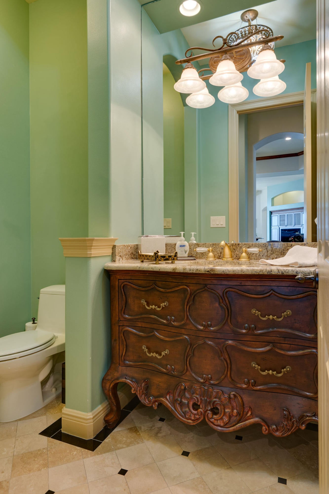 WHISPERING OAKS - Residential