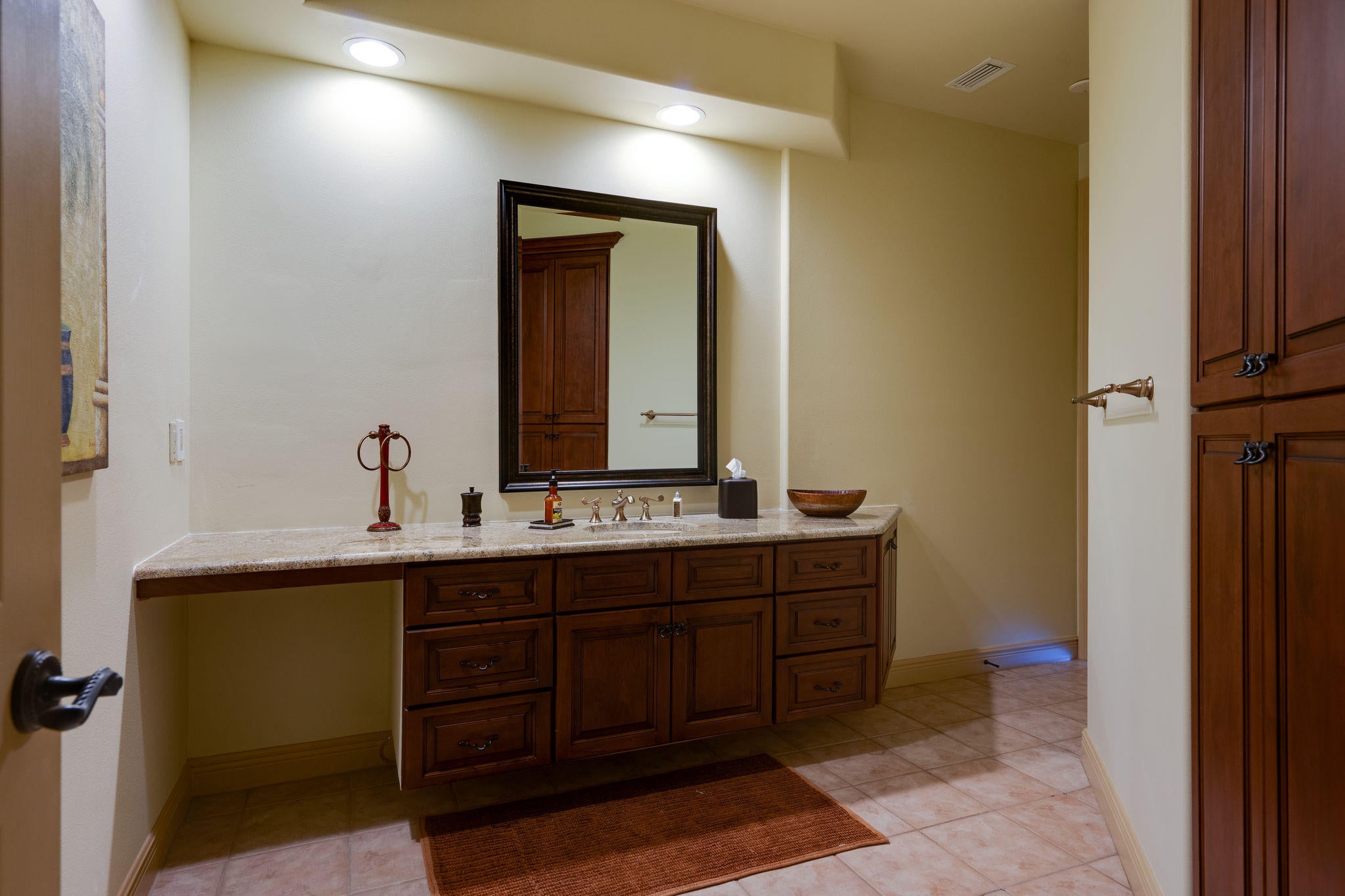 WHISPERING OAKS - Residential