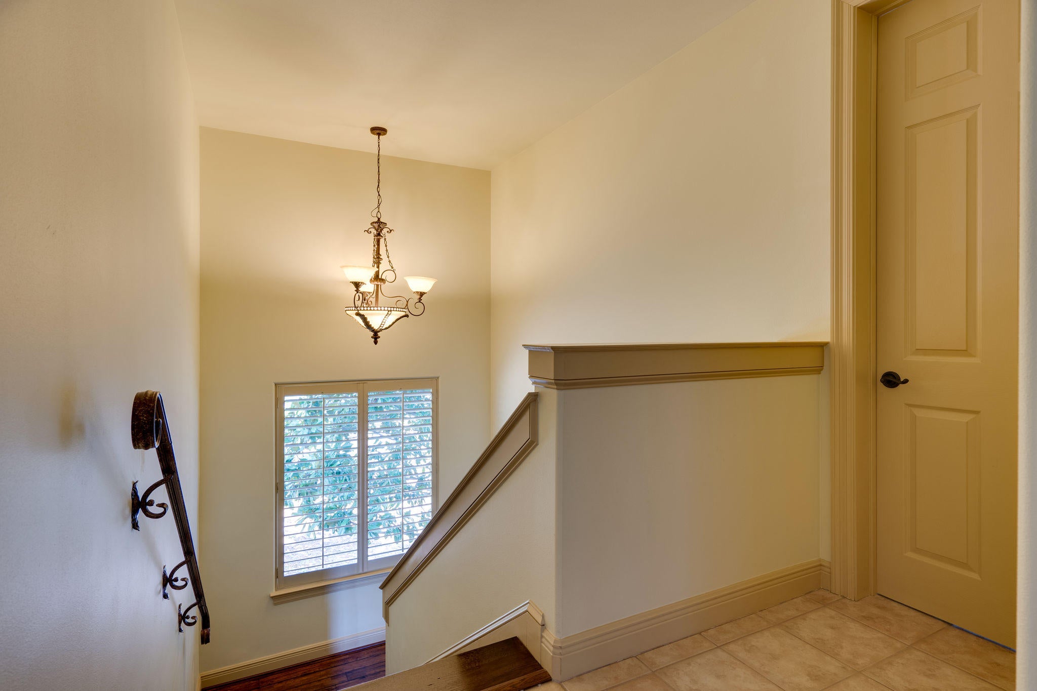 WHISPERING OAKS - Residential