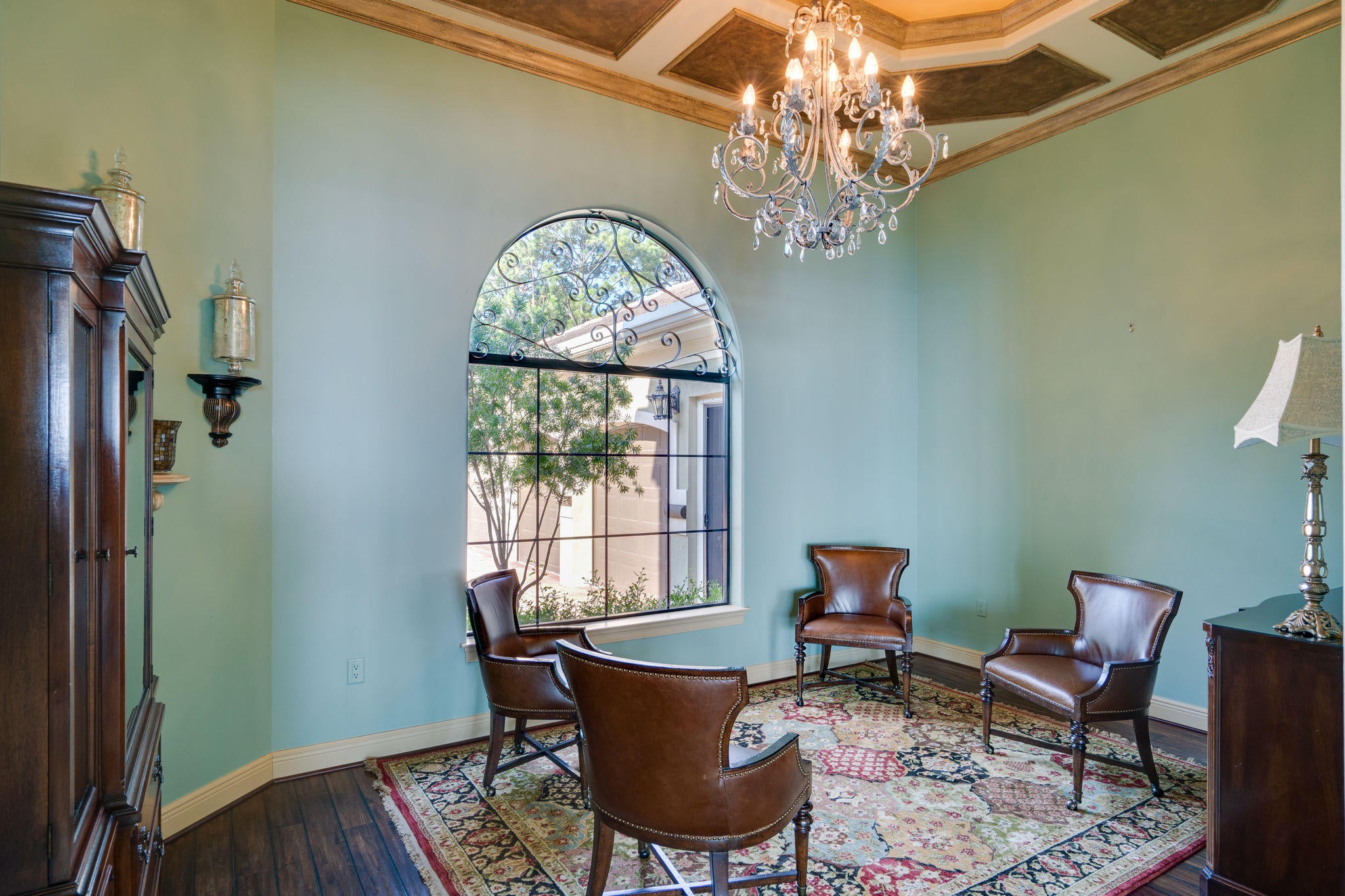 WHISPERING OAKS - Residential