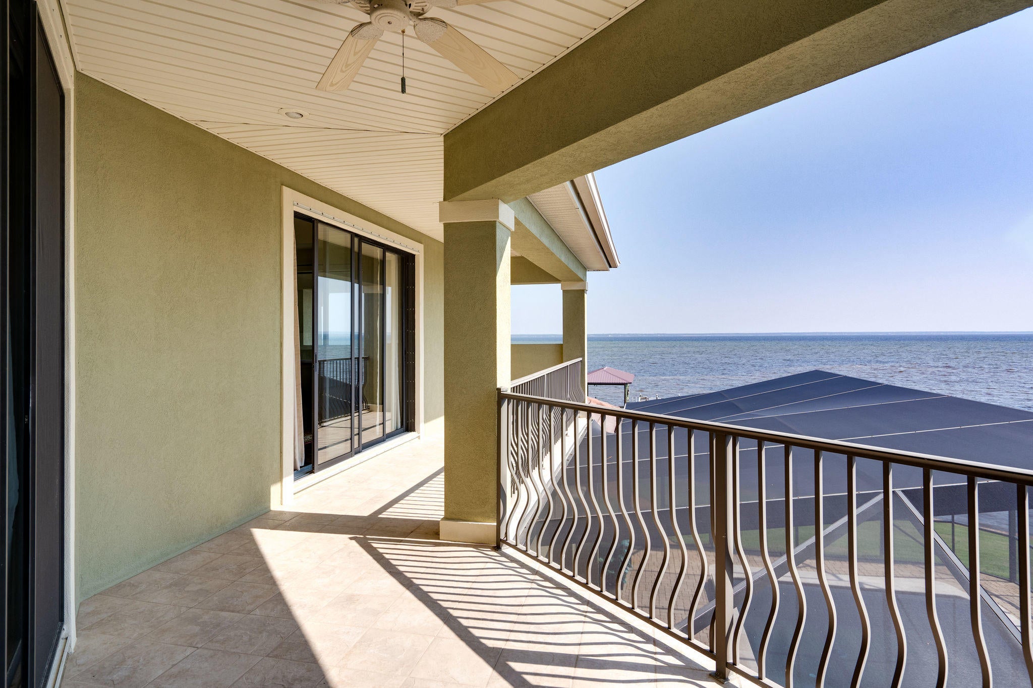 WHISPERING OAKS - Residential