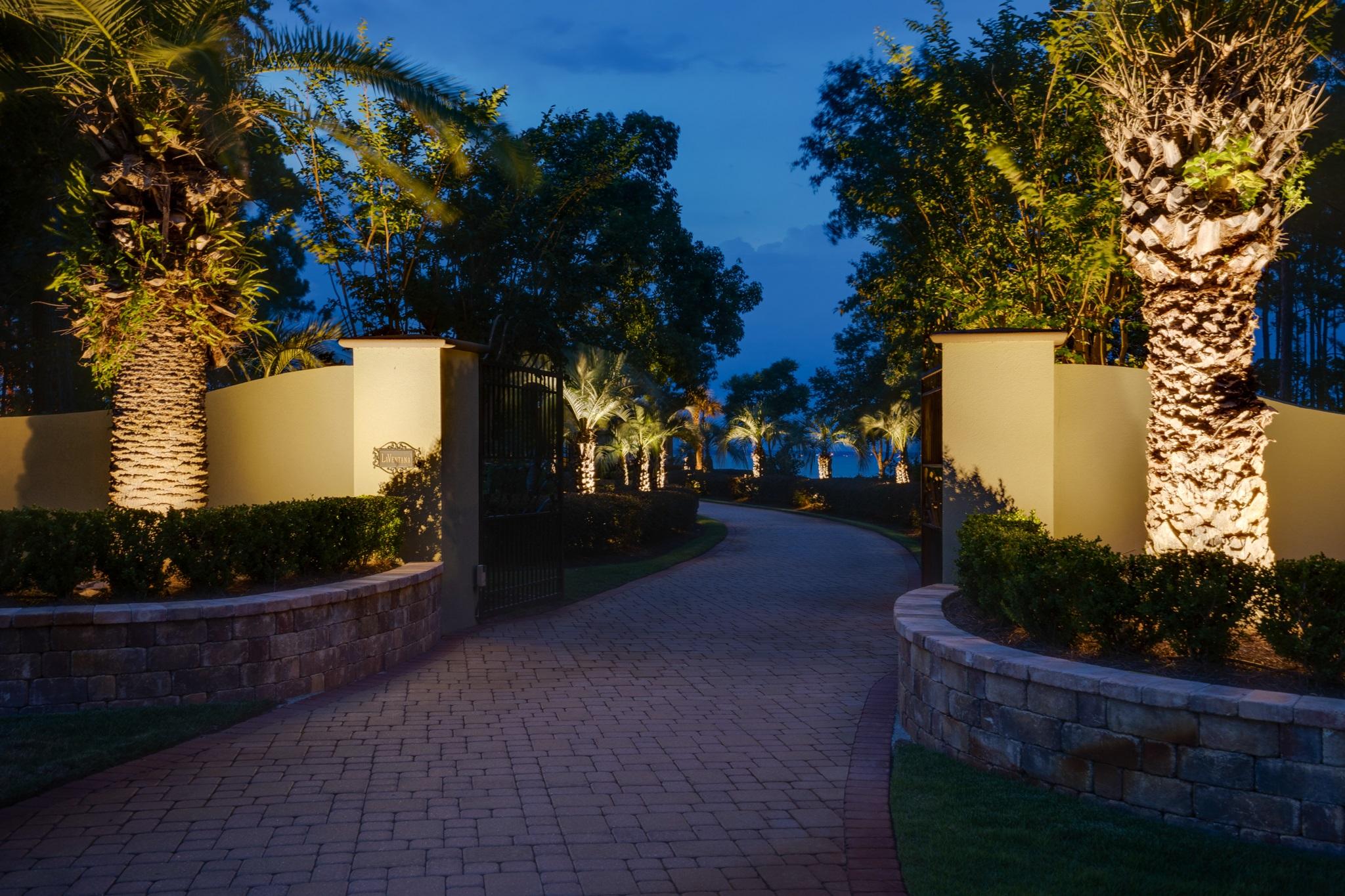WHISPERING OAKS - Residential