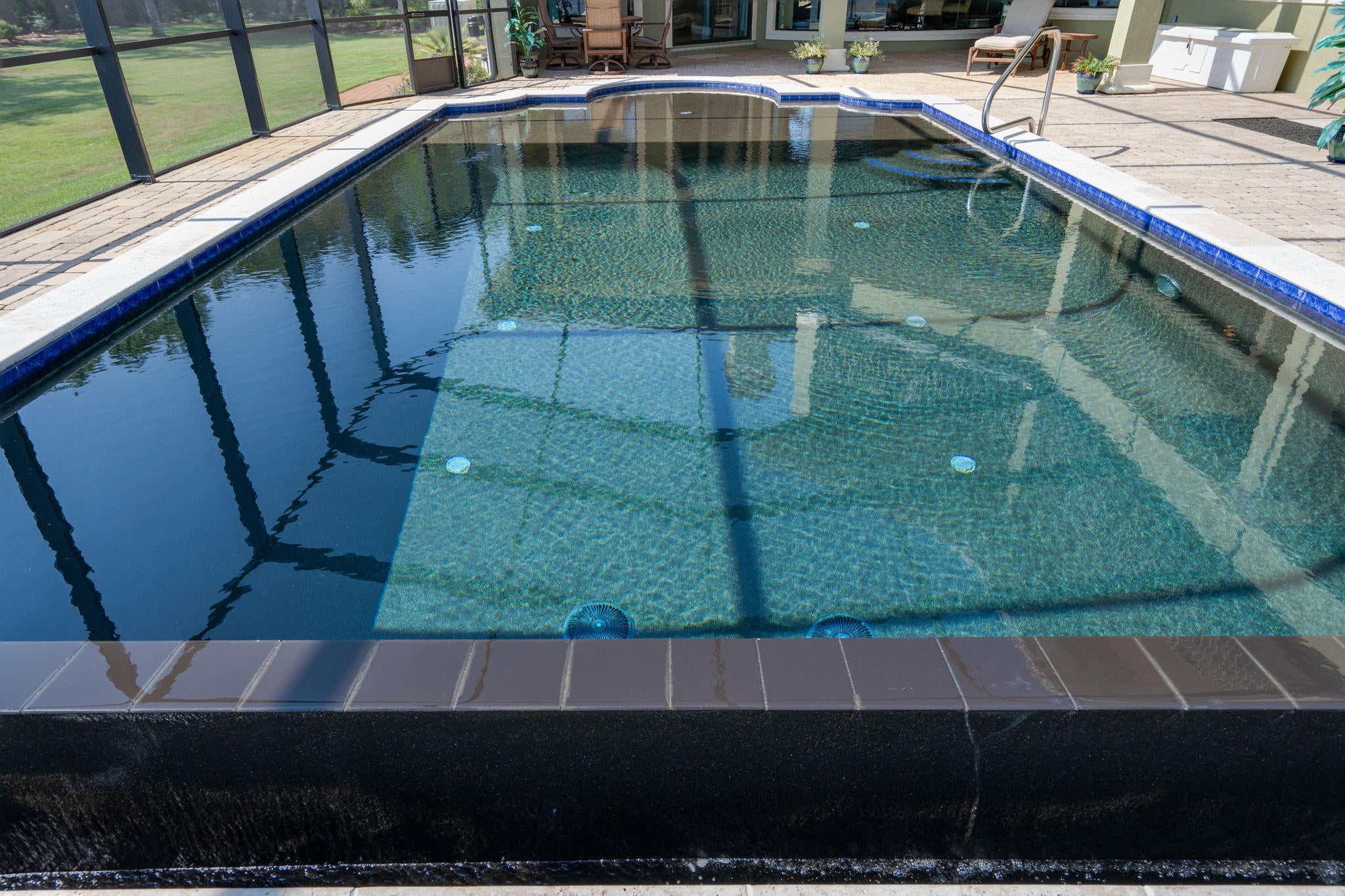 WHISPERING OAKS - Residential