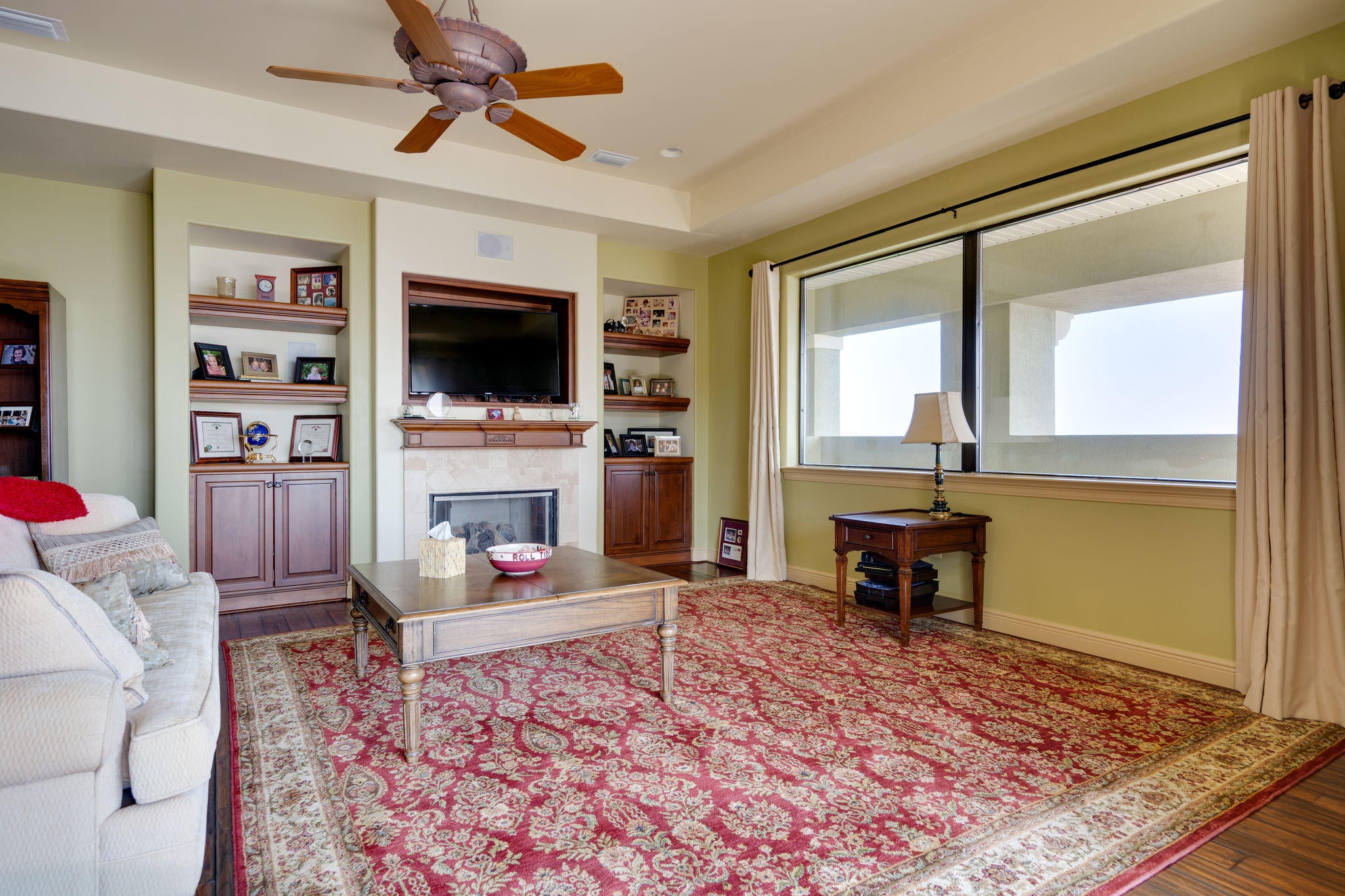 WHISPERING OAKS - Residential