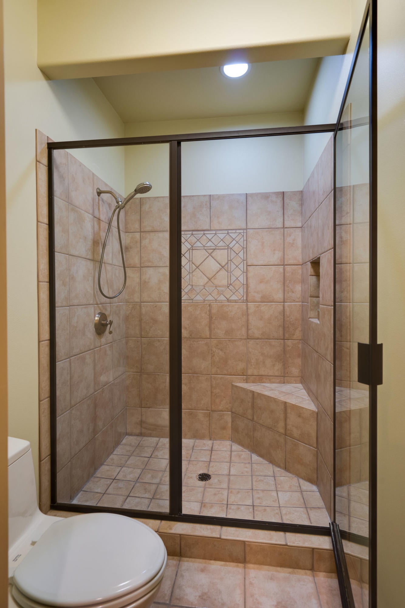WHISPERING OAKS - Residential
