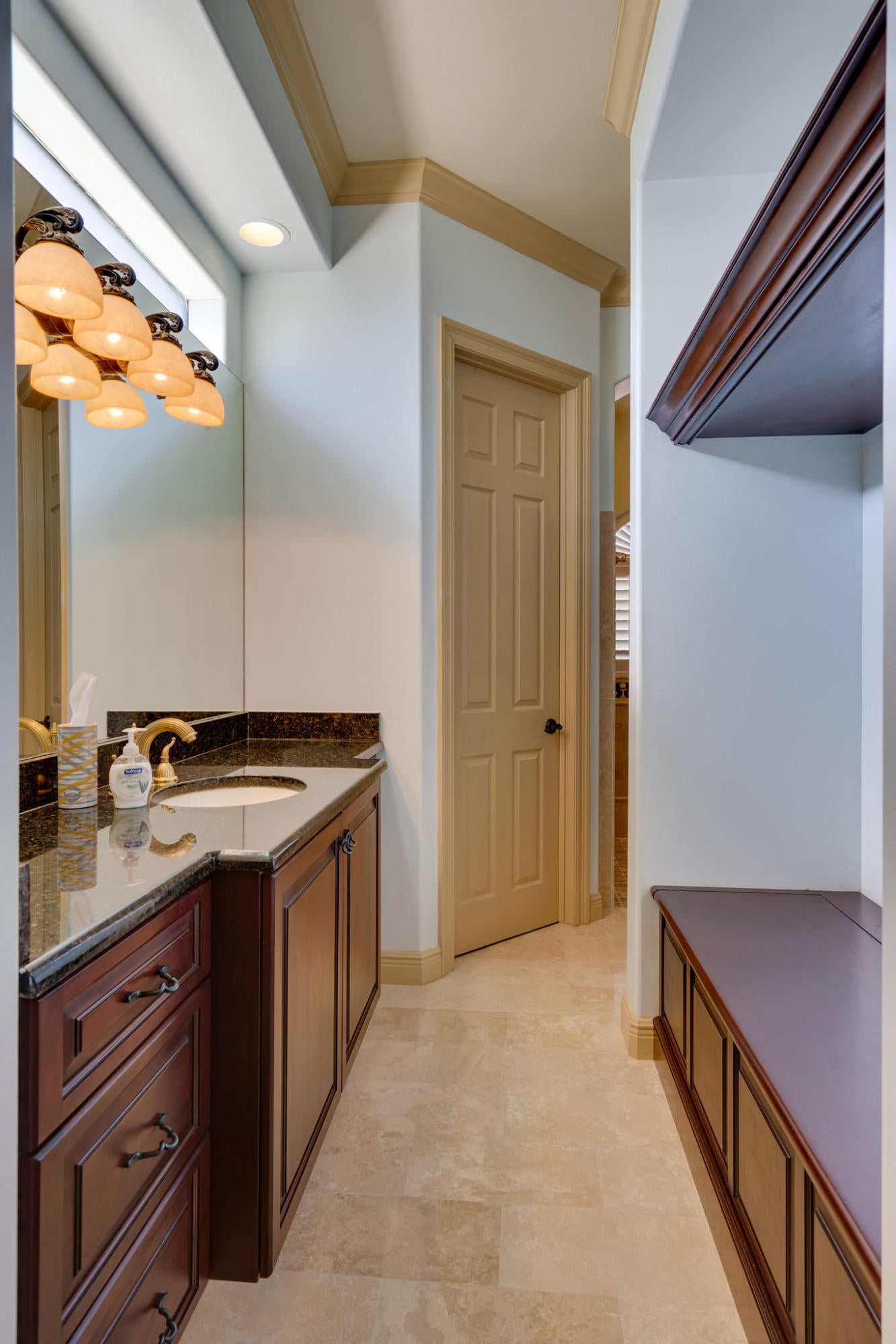 WHISPERING OAKS - Residential