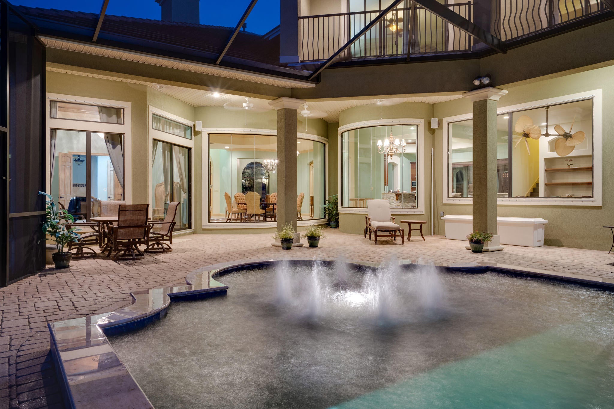 WHISPERING OAKS - Residential