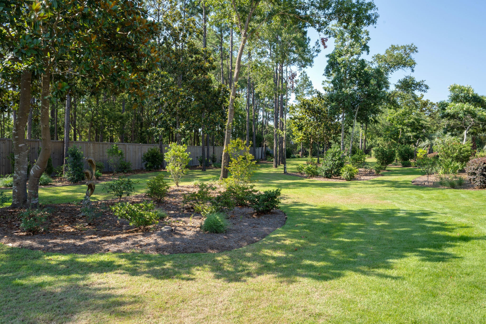 WHISPERING OAKS - Residential