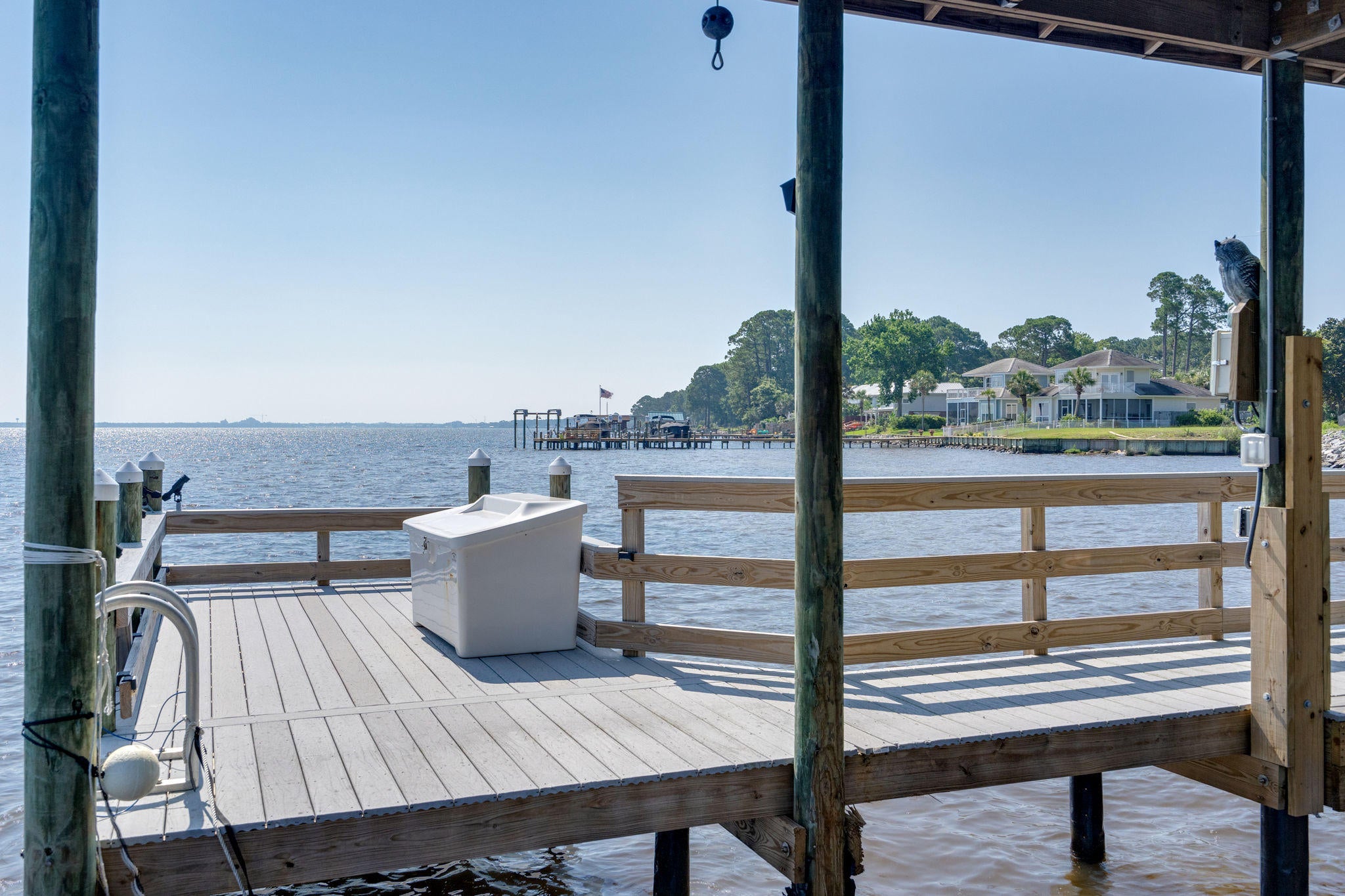 WHISPERING OAKS - Residential