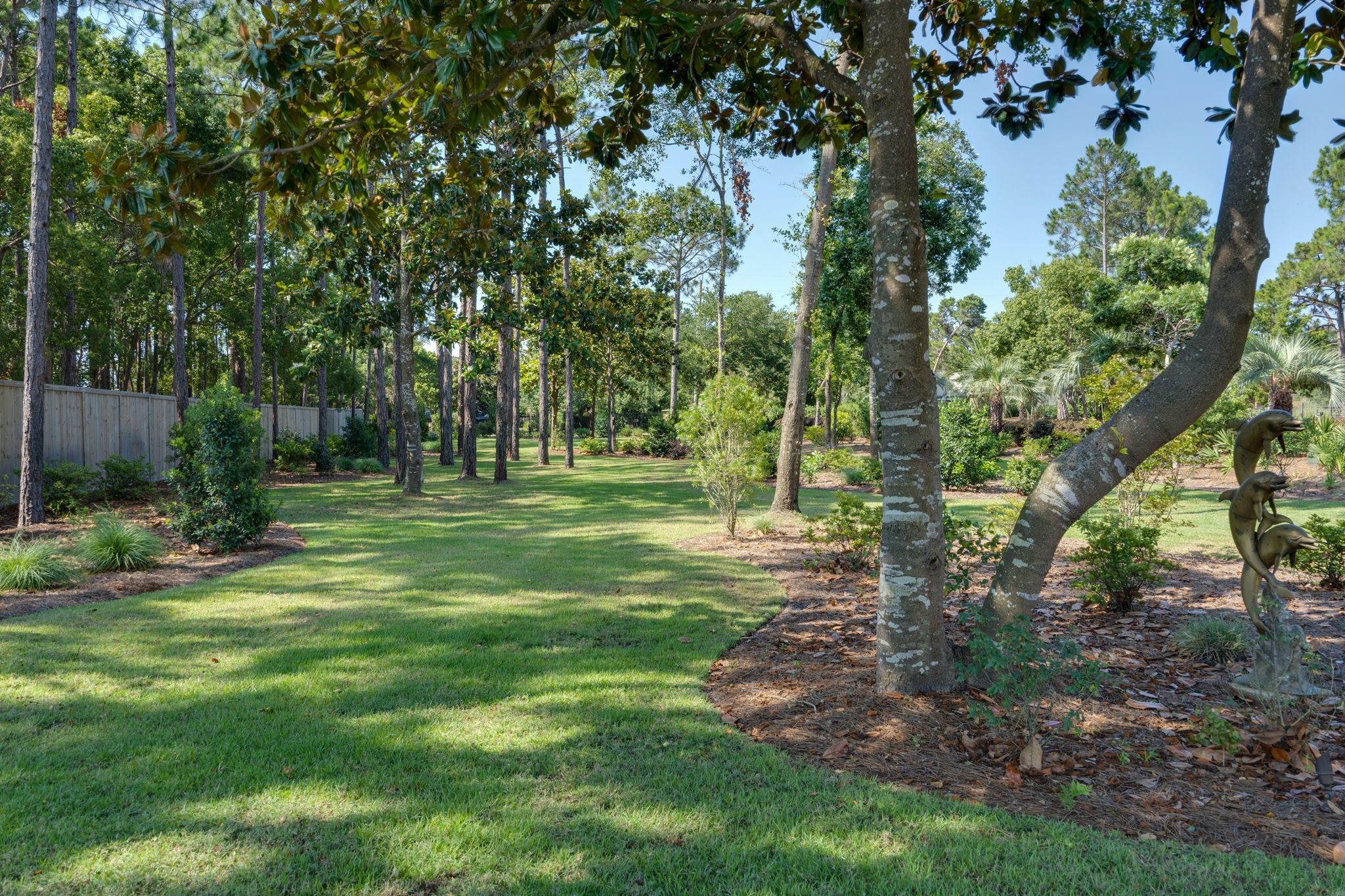 WHISPERING OAKS - Residential