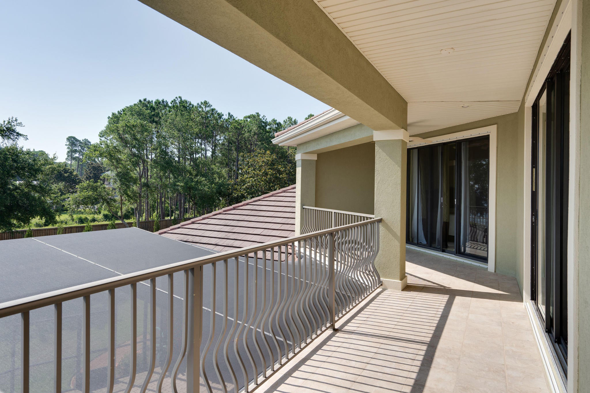WHISPERING OAKS - Residential