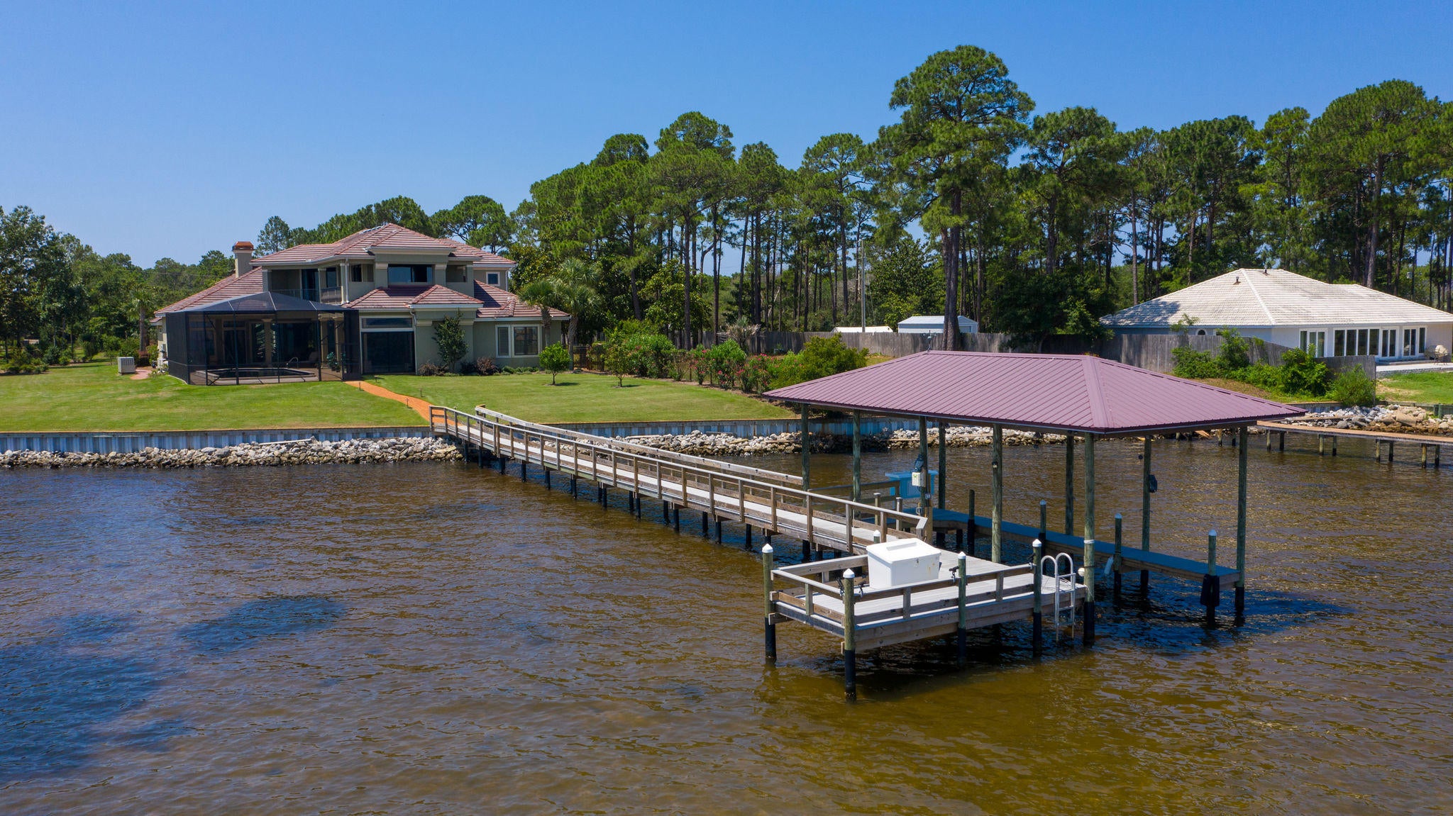 WHISPERING OAKS - Residential