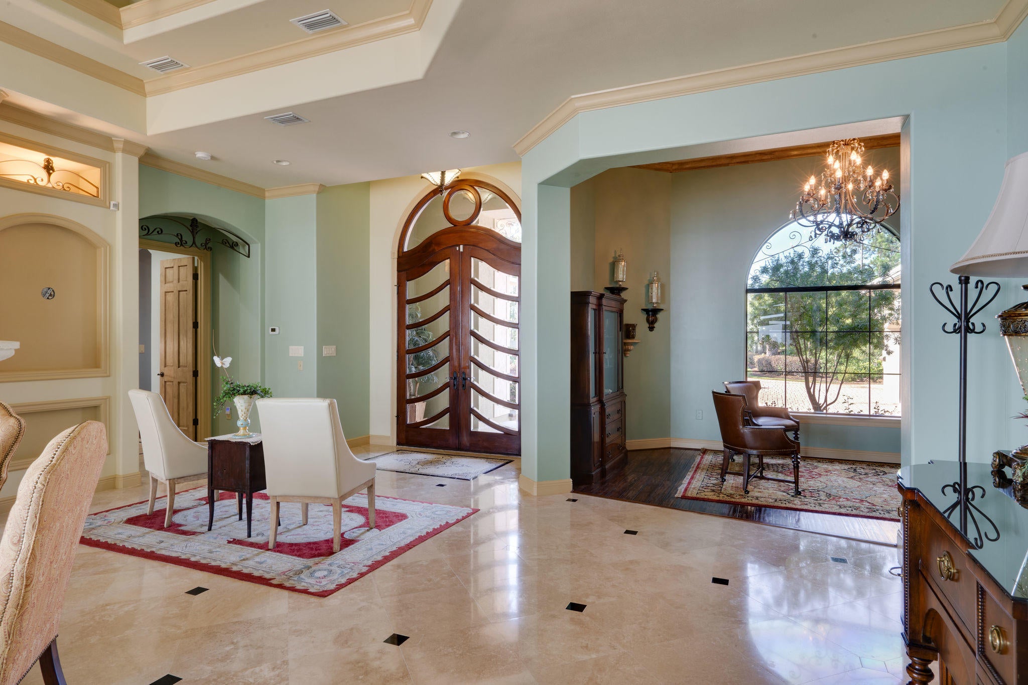 WHISPERING OAKS - Residential
