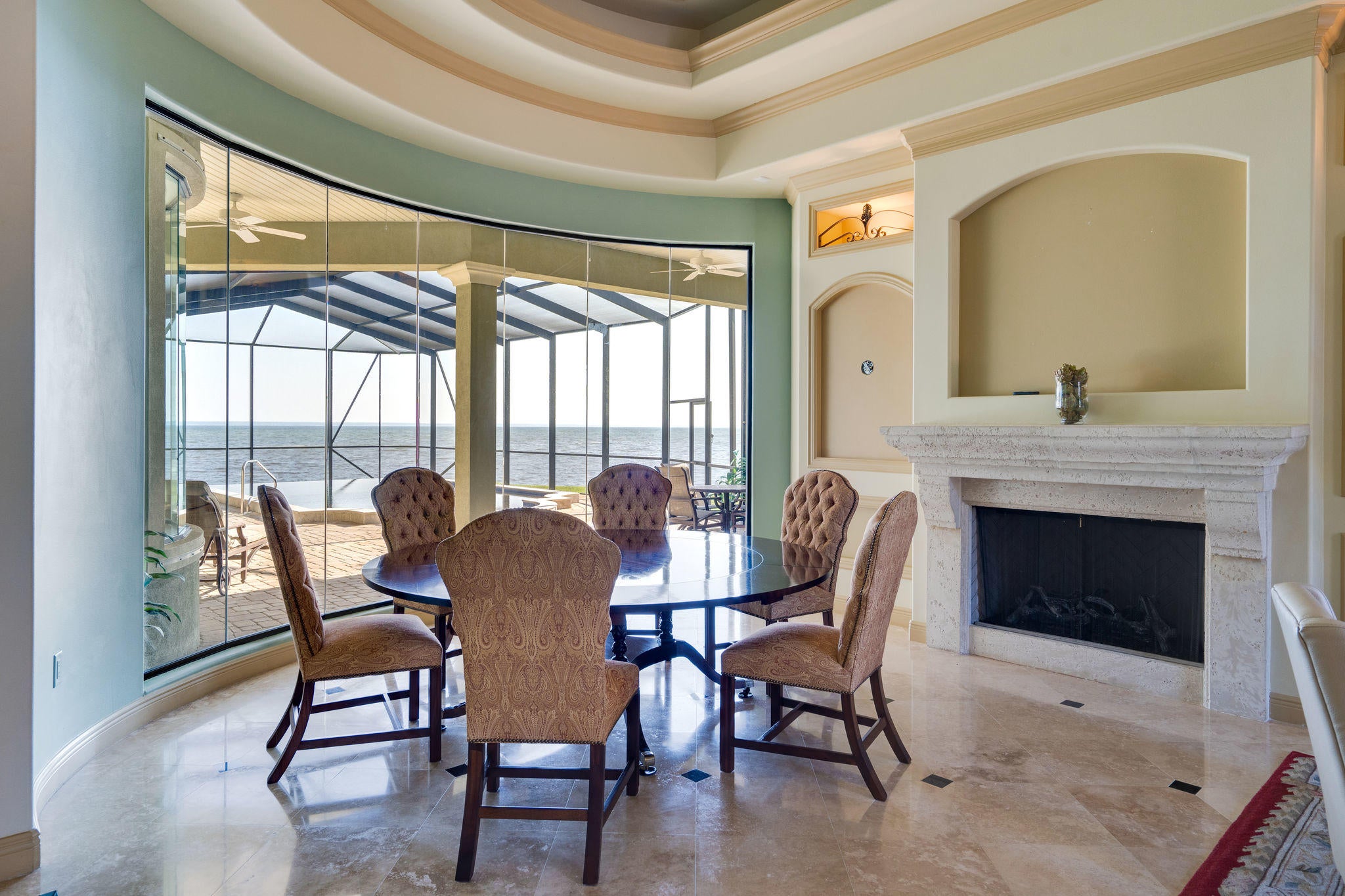 WHISPERING OAKS - Residential