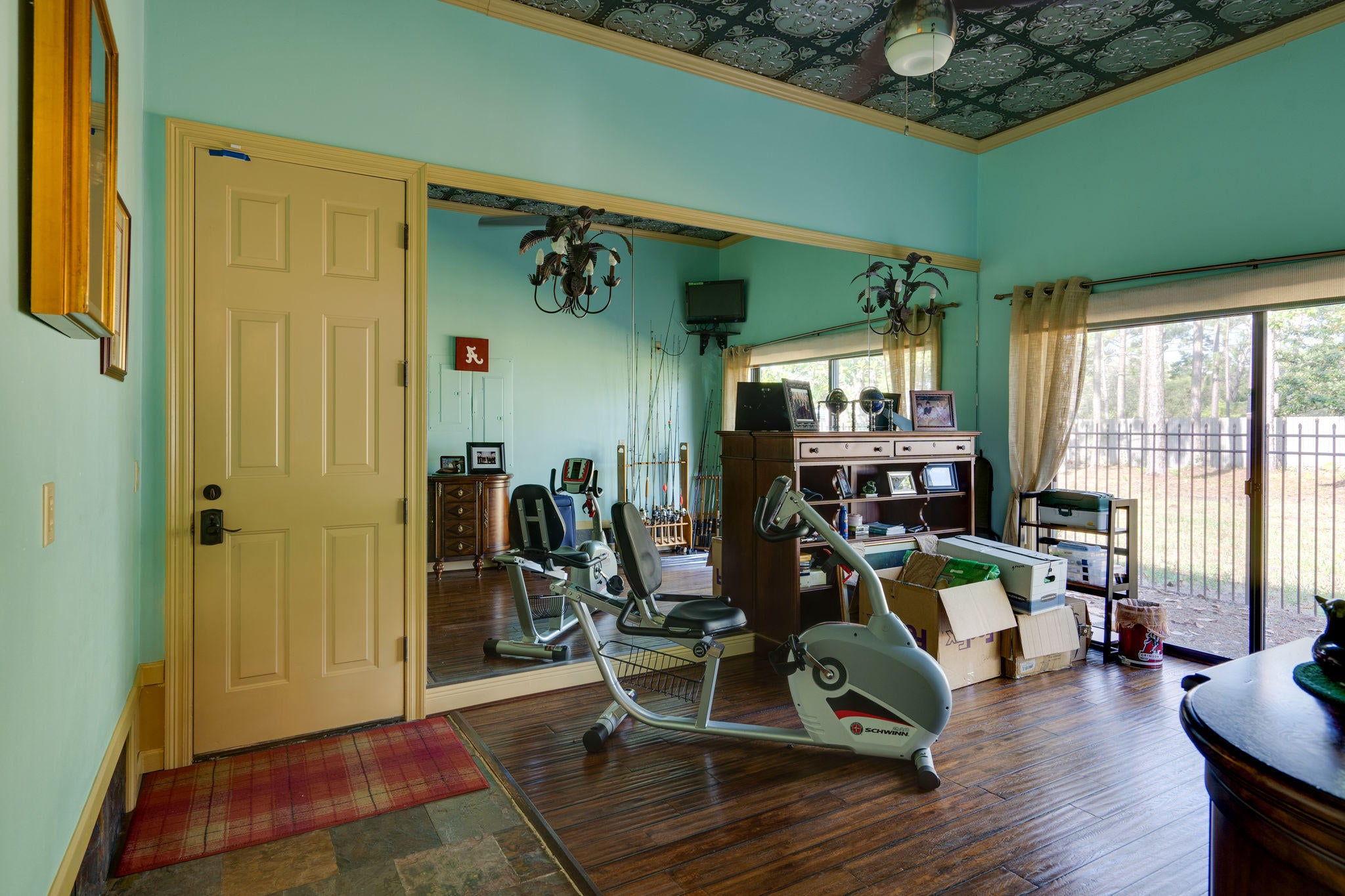 WHISPERING OAKS - Residential