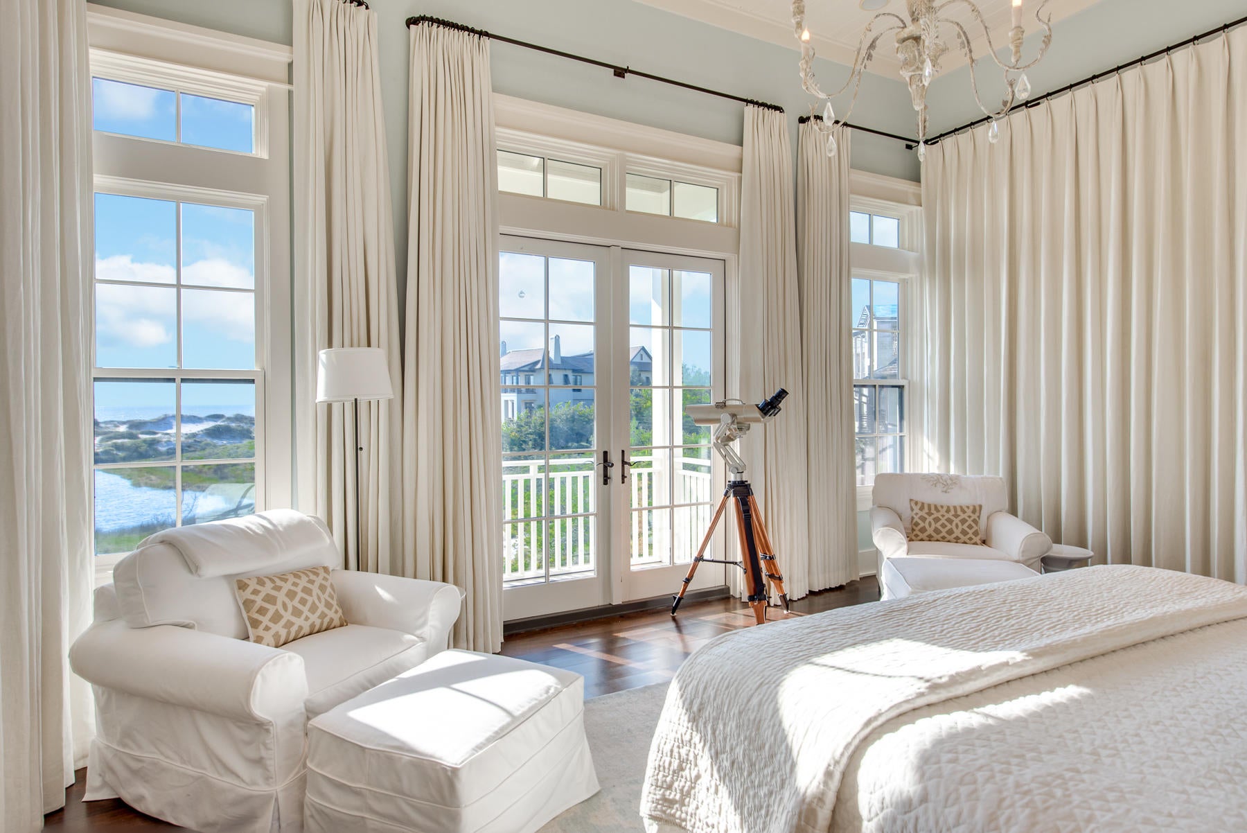 RETREAT THE - Residential
