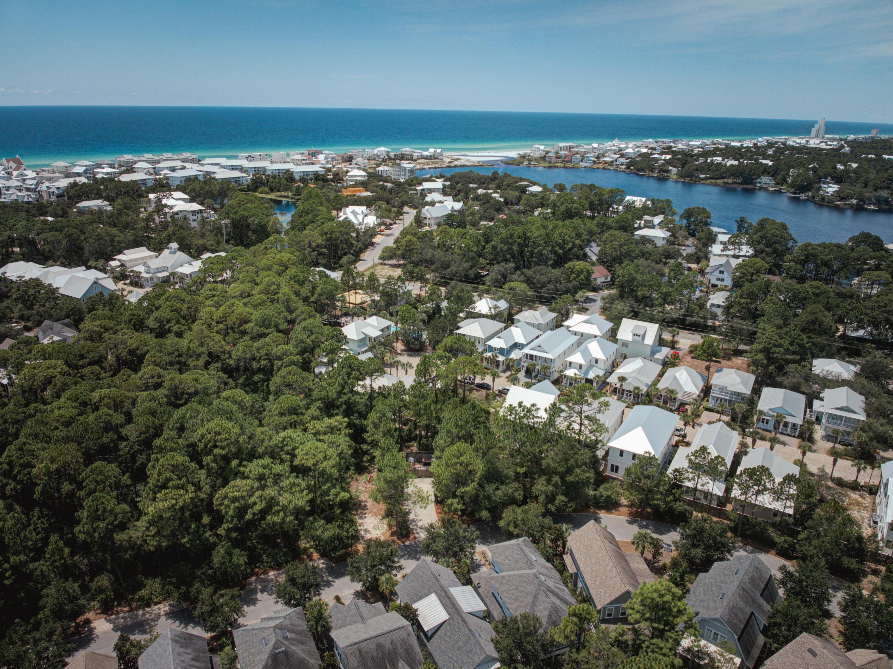 COTTAGES AT EASTERN LAKE - Residential