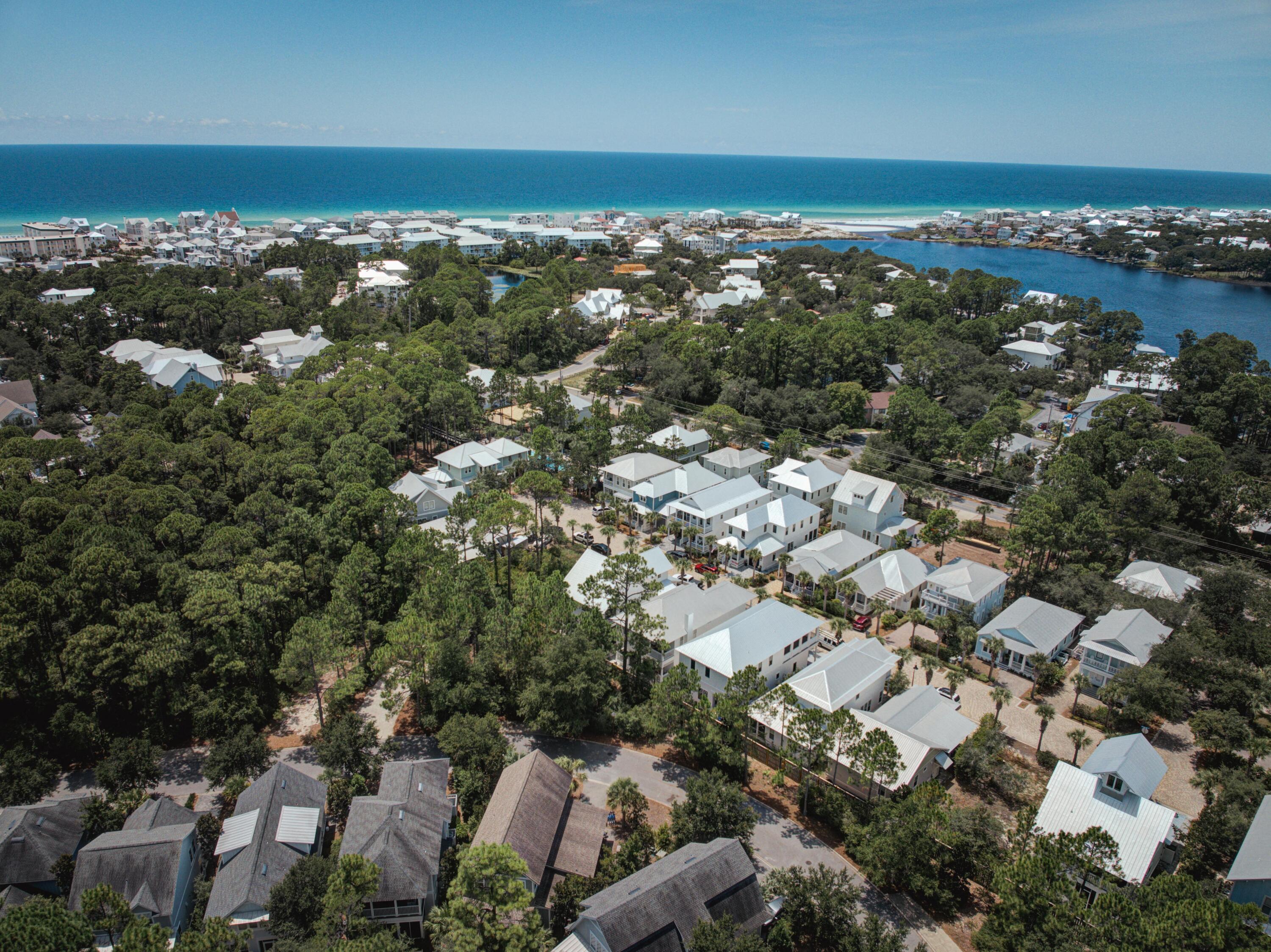 COTTAGES AT EASTERN LAKE - Residential