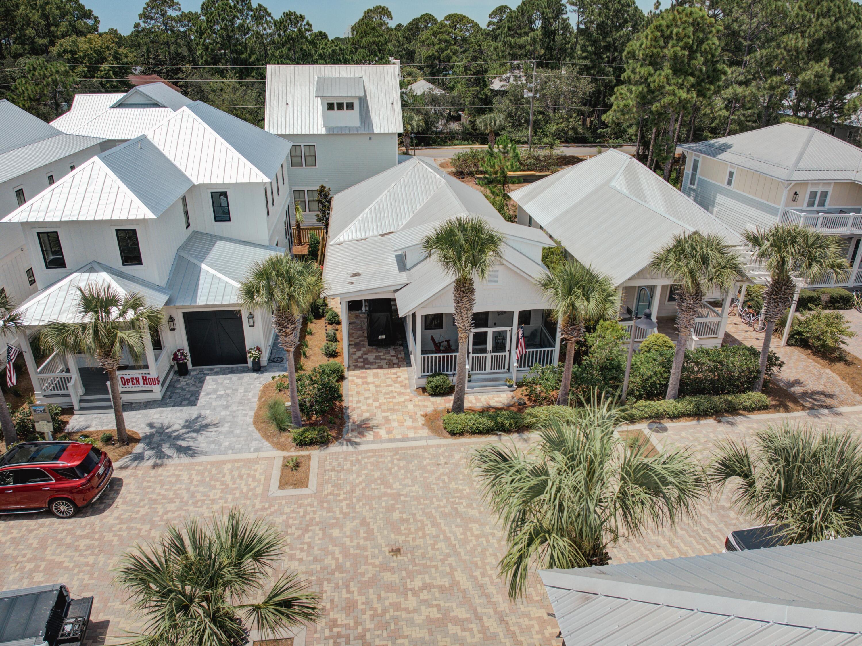 COTTAGES AT EASTERN LAKE - Residential