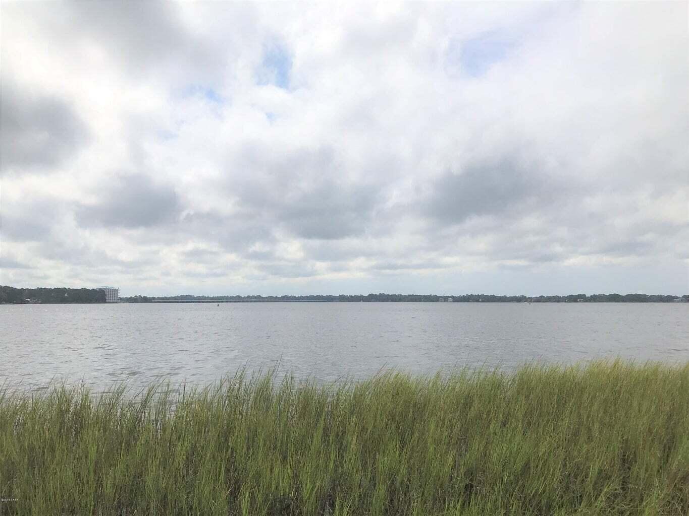 NO RECORDED SUBDIVISION - Land