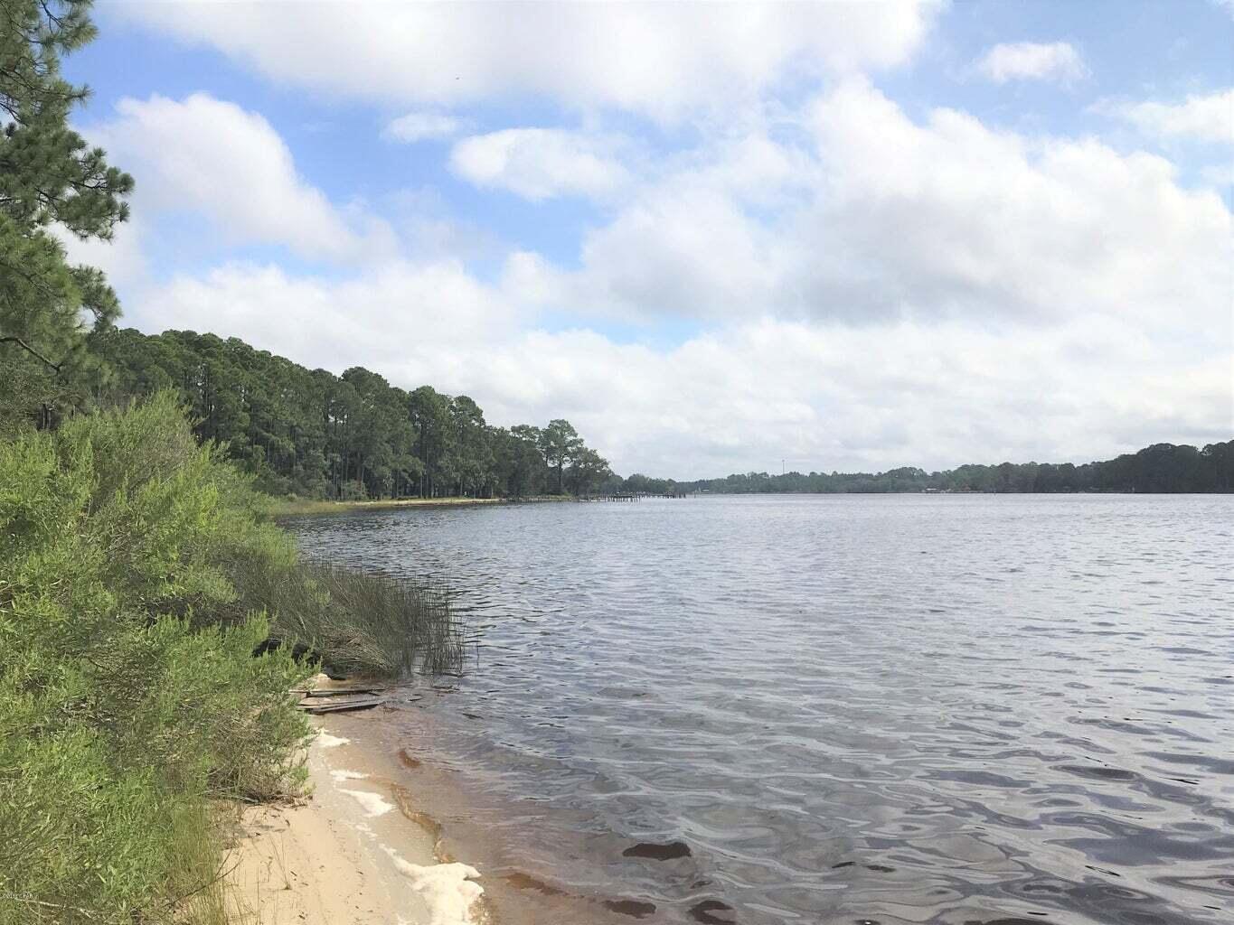 NO RECORDED SUBDIVISION - Land