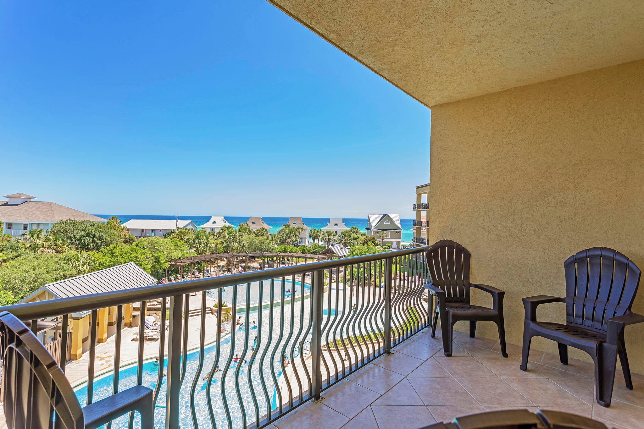 BEACH RESORT - Residential