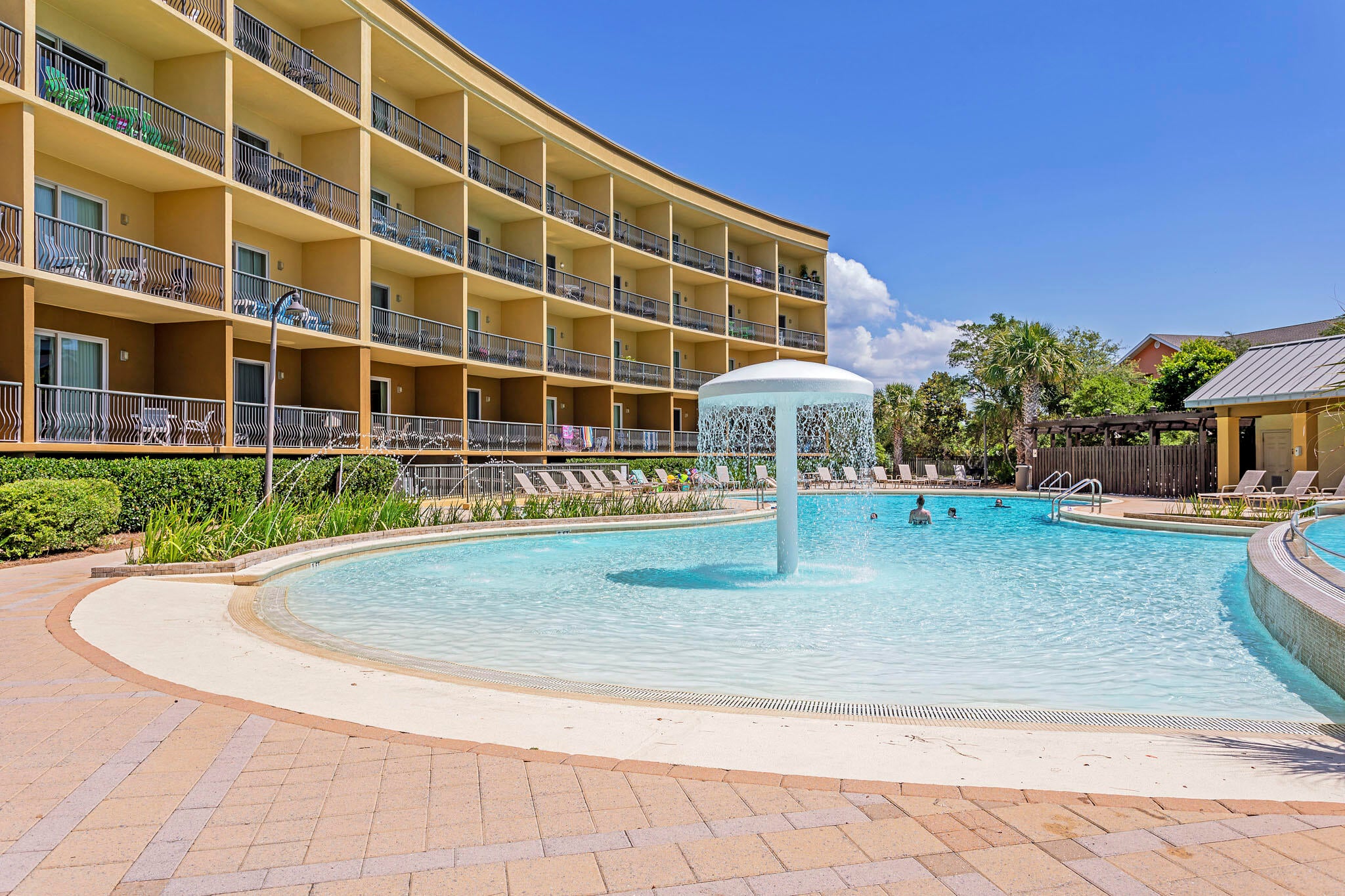 BEACH RESORT - Residential