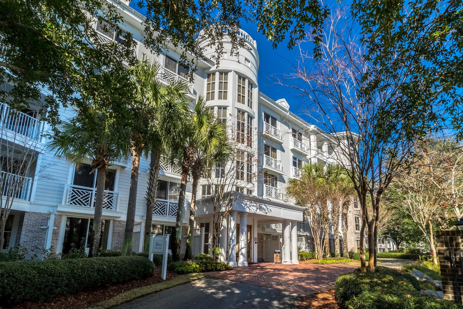 BAHIA CONDO - Residential