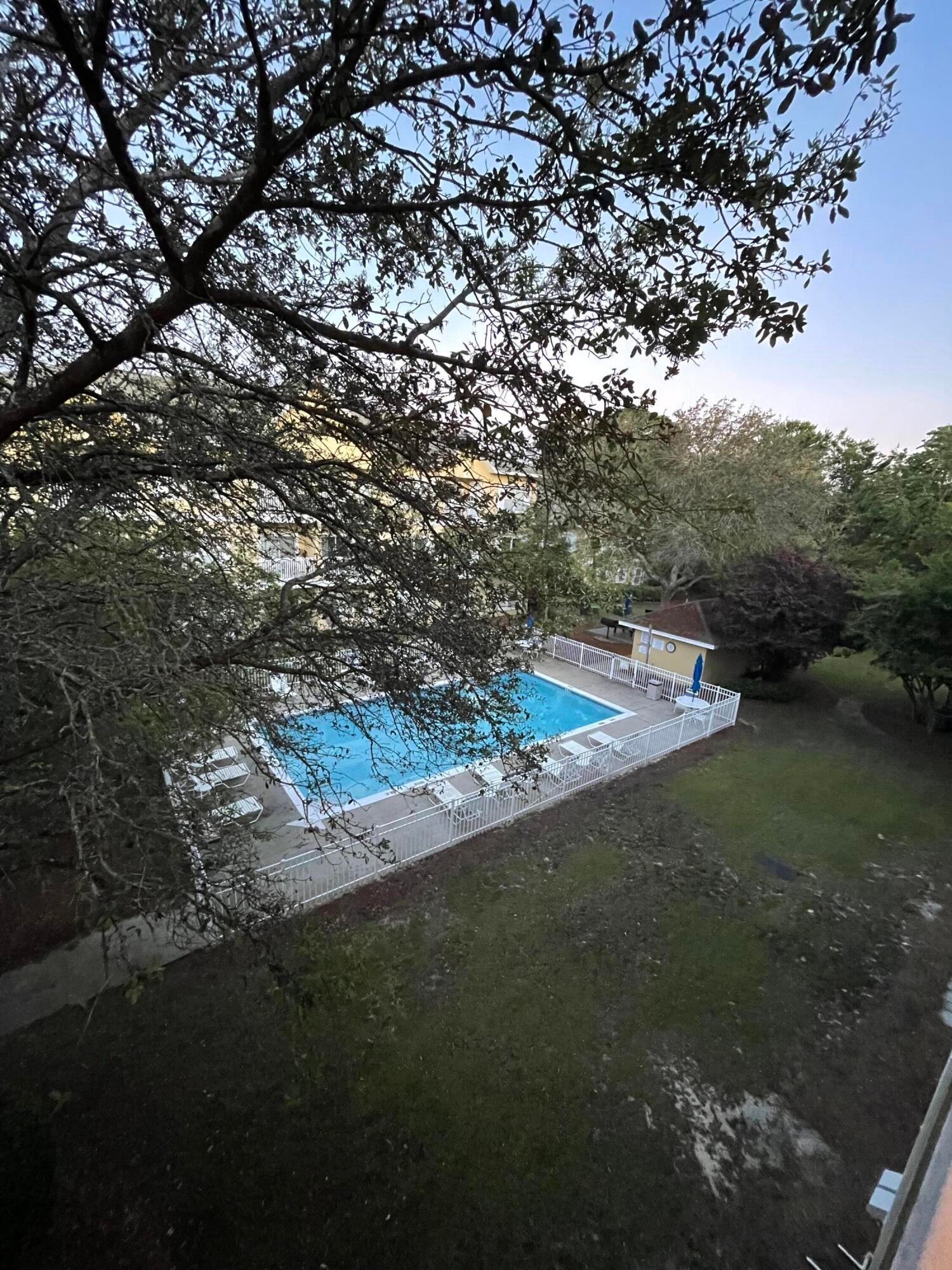 HERONS WATCH CONDO PH 2 - Residential
