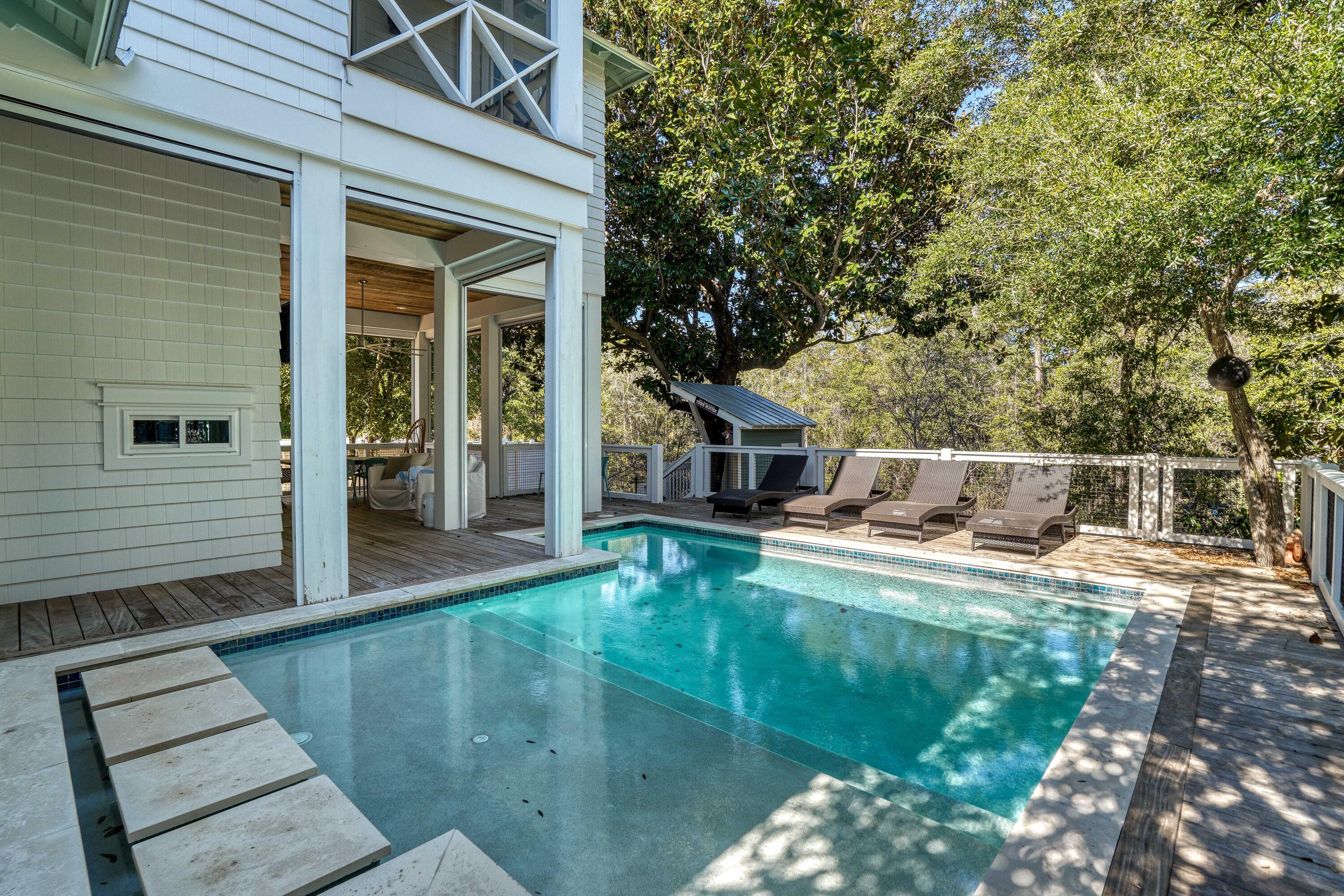 SEAGROVE SHORES - Residential