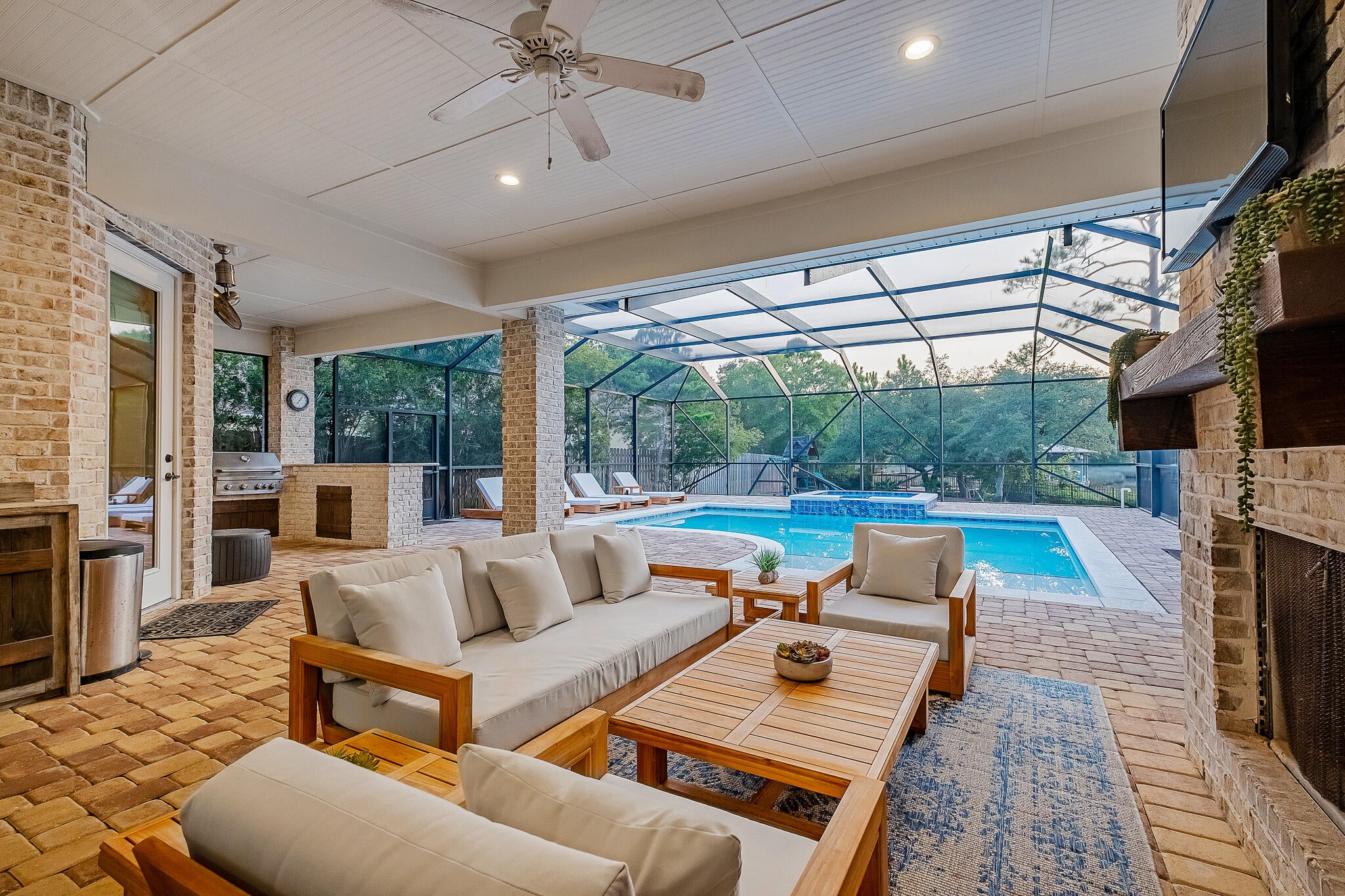 RIVER BEND - Residential