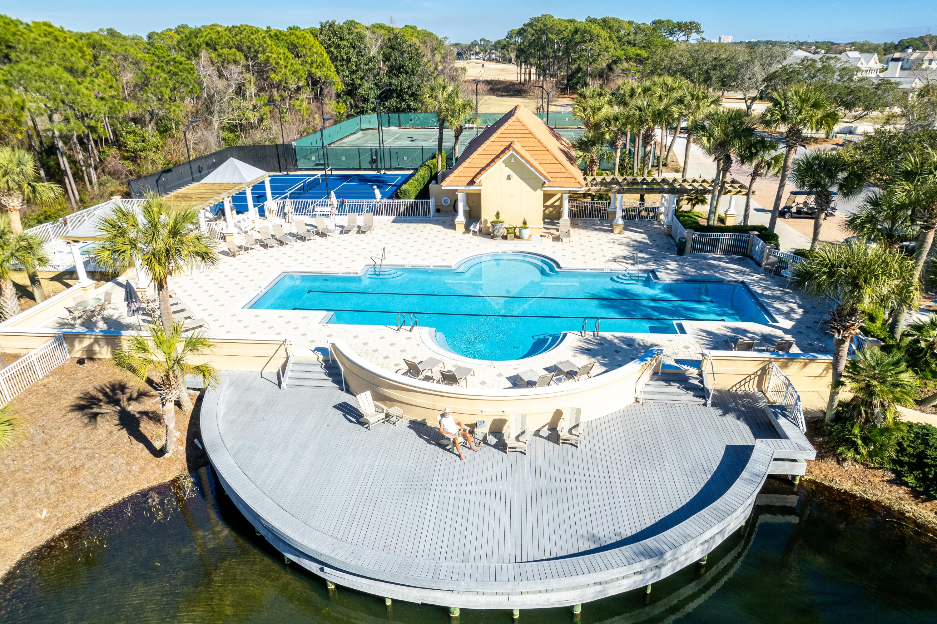 REGATTA BAY - Residential