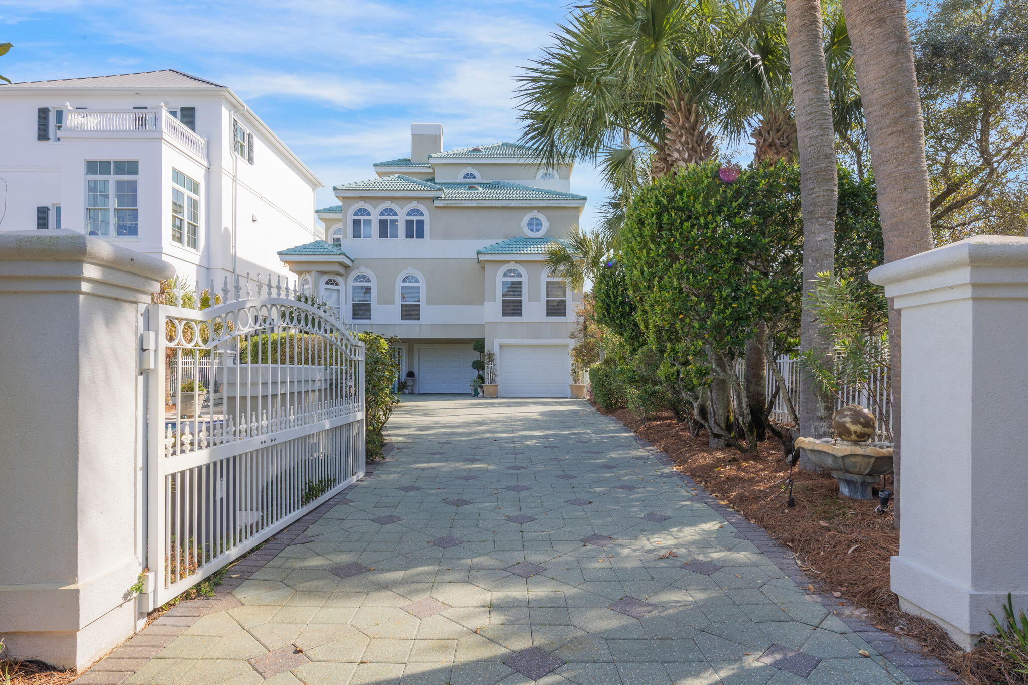 SECLUSION DUNES - Residential