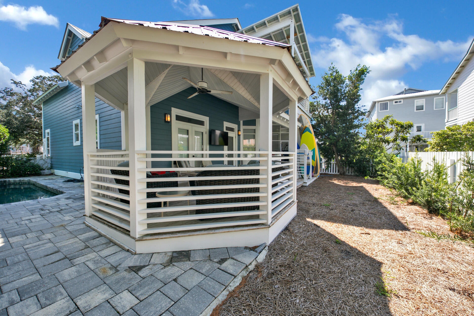 SUNRISE BEACH - Residential