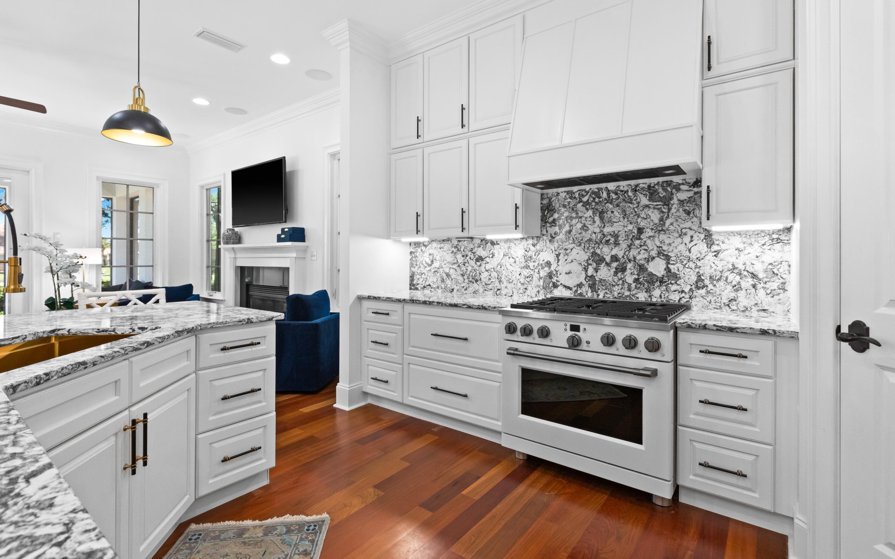 BURNT PINE - Residential
