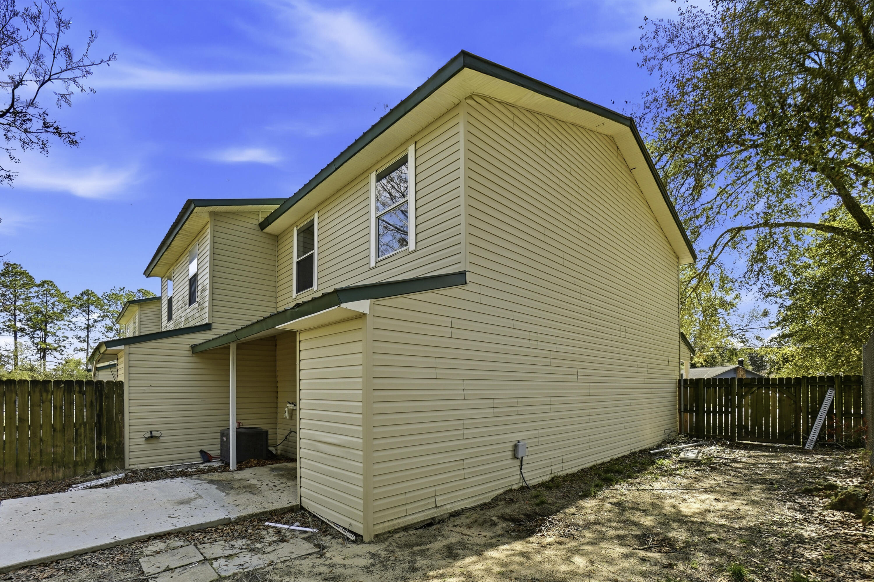 PEPPERTREE T/H - Residential