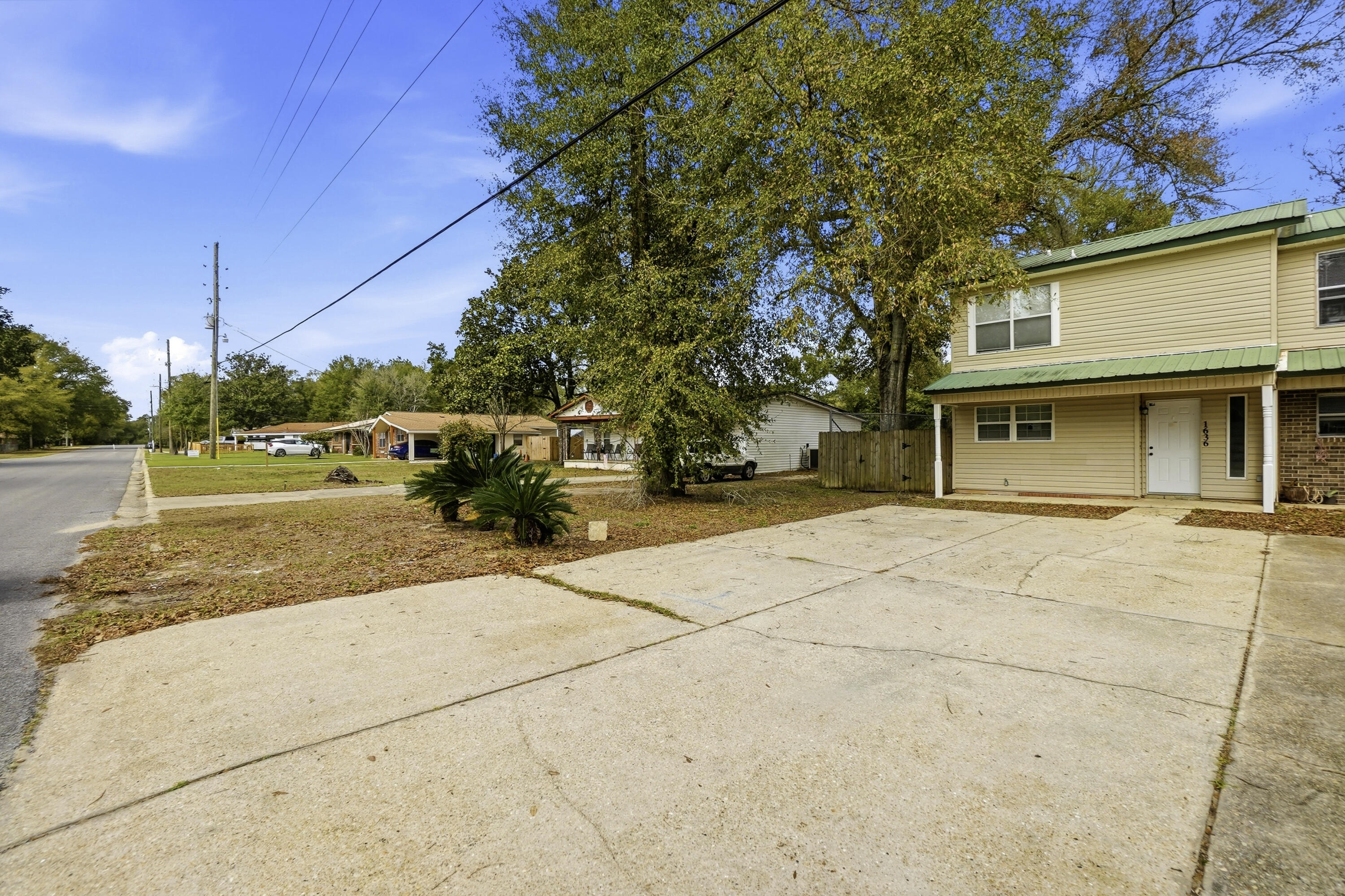 PEPPERTREE T/H - Residential