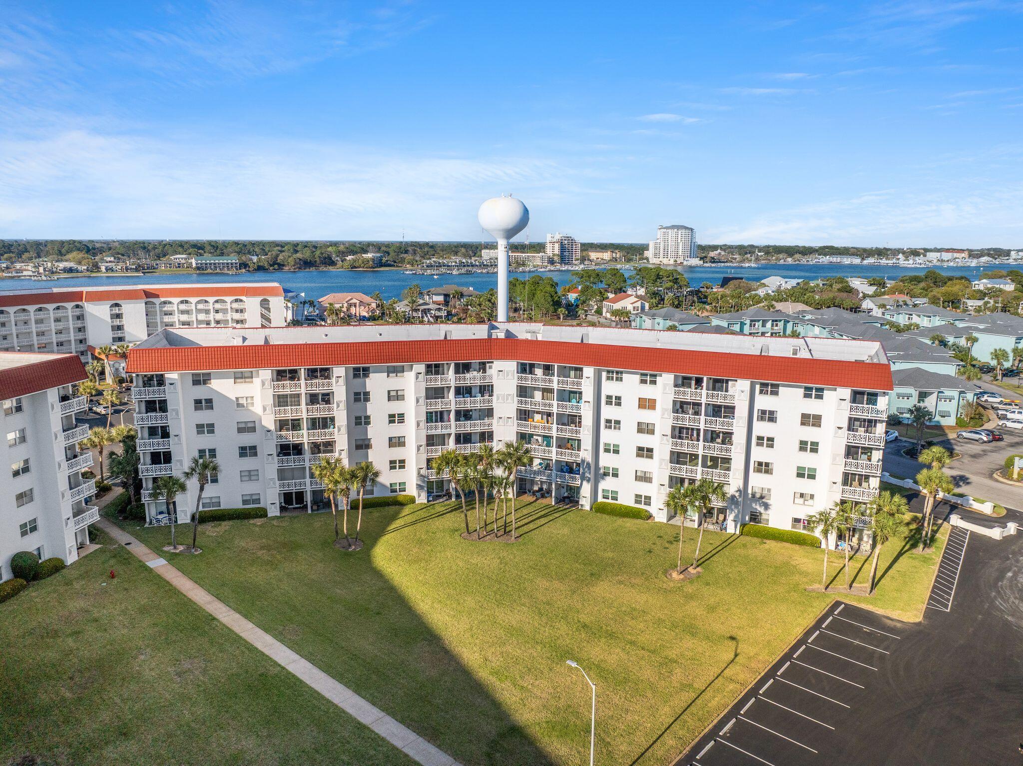 EL MATADOR CONDO - Residential