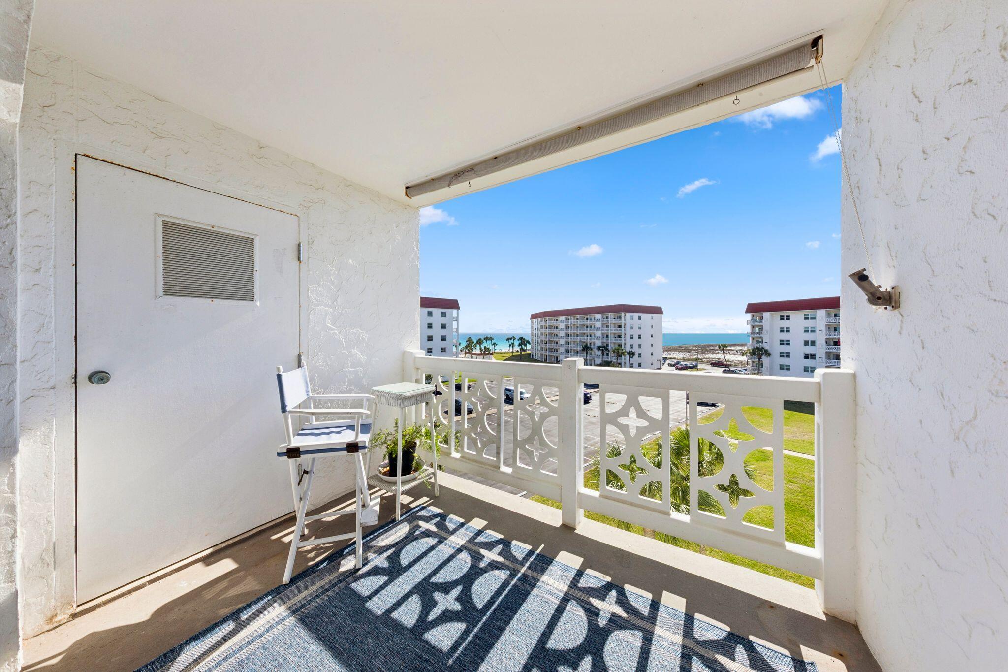 EL MATADOR CONDO - Residential