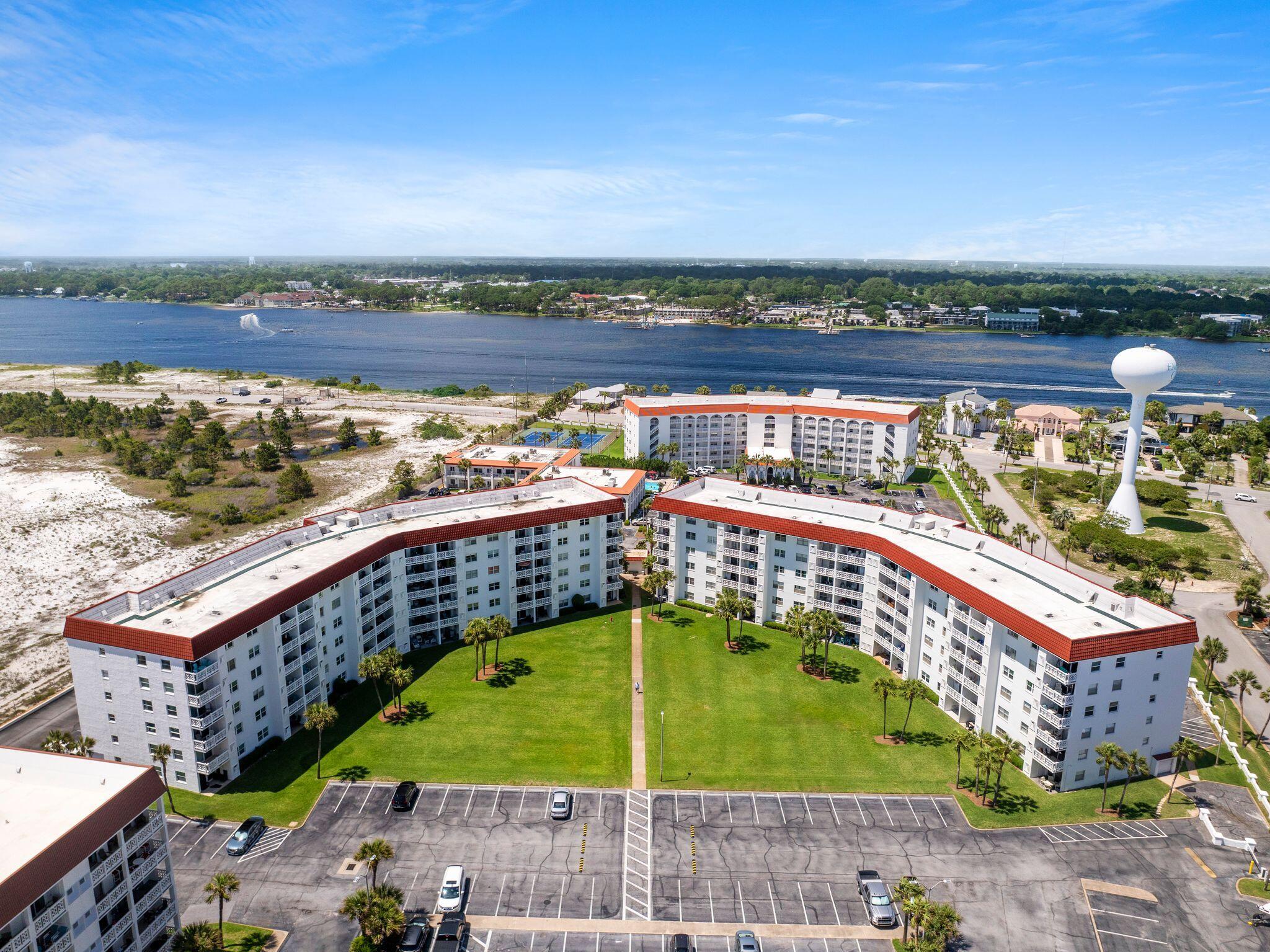 EL MATADOR CONDO - Residential
