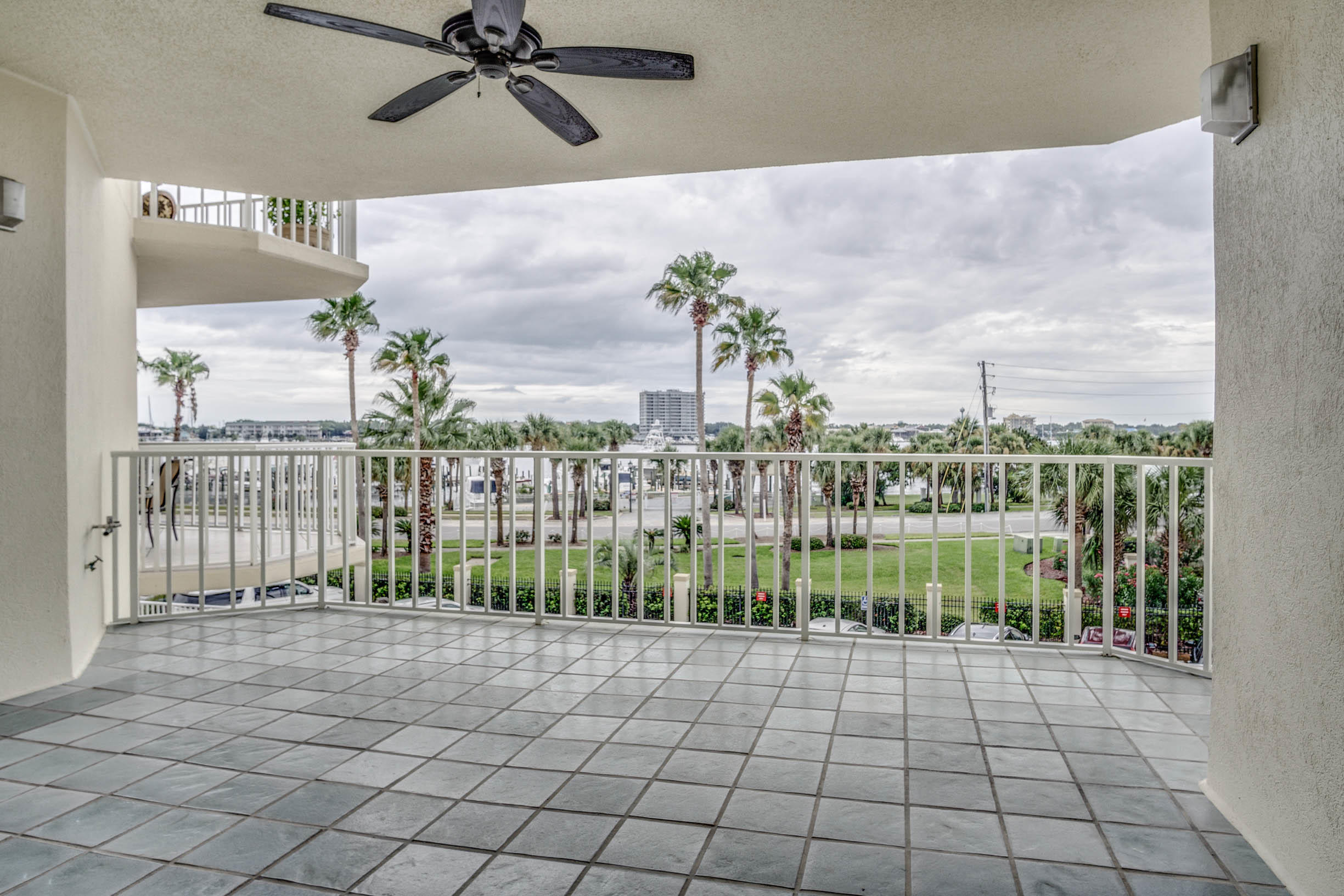 WATERVIEW TOWERS PH 2 - Residential