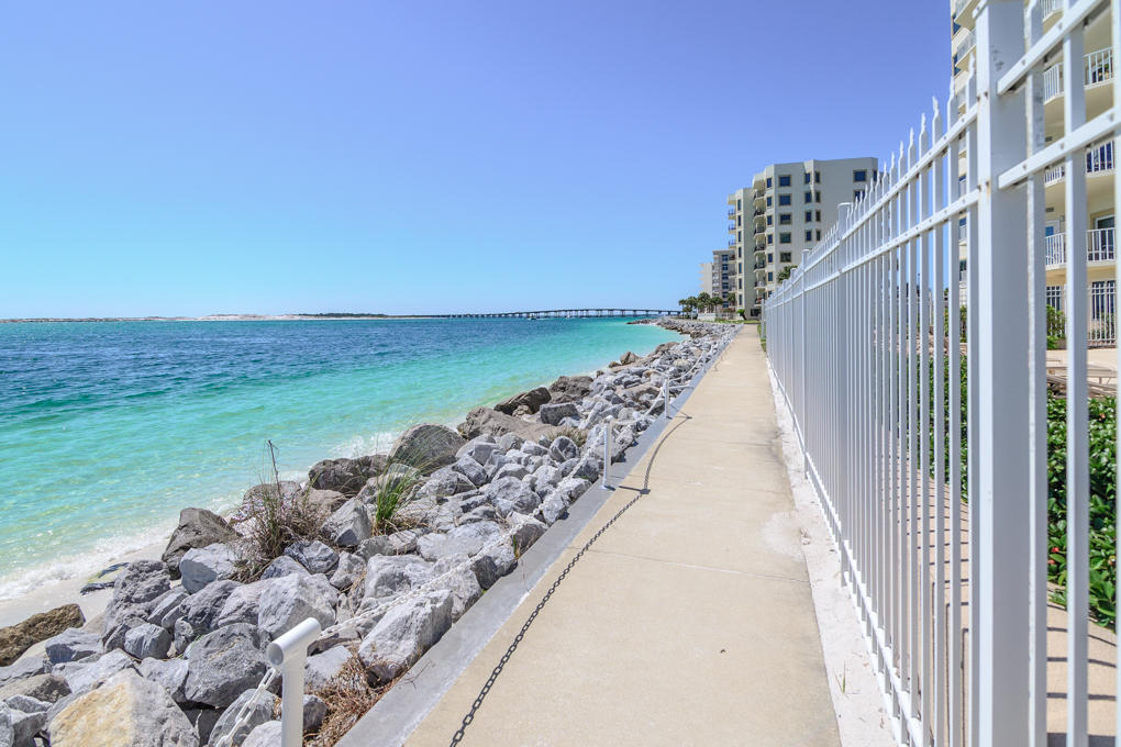 WATERVIEW TOWERS PH 2 - Residential