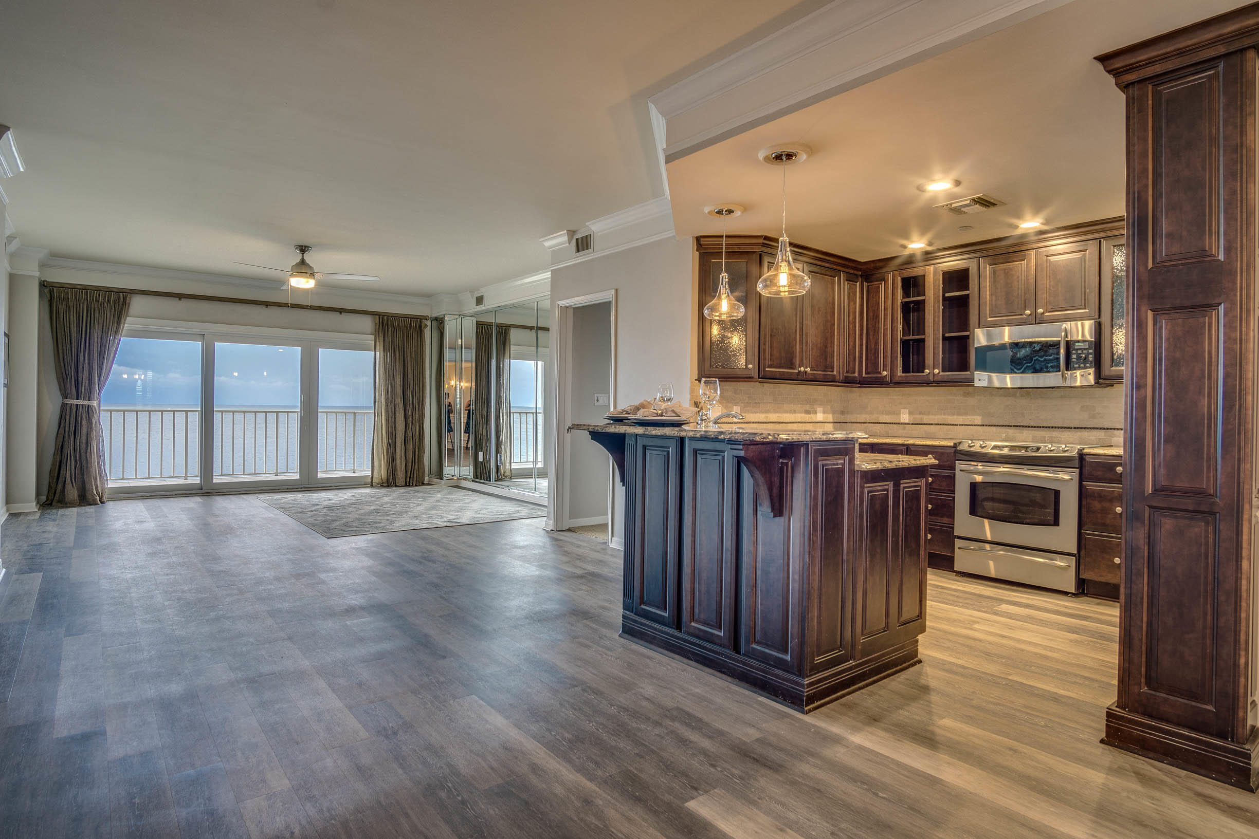 WATERVIEW TOWERS PH 2 - Residential