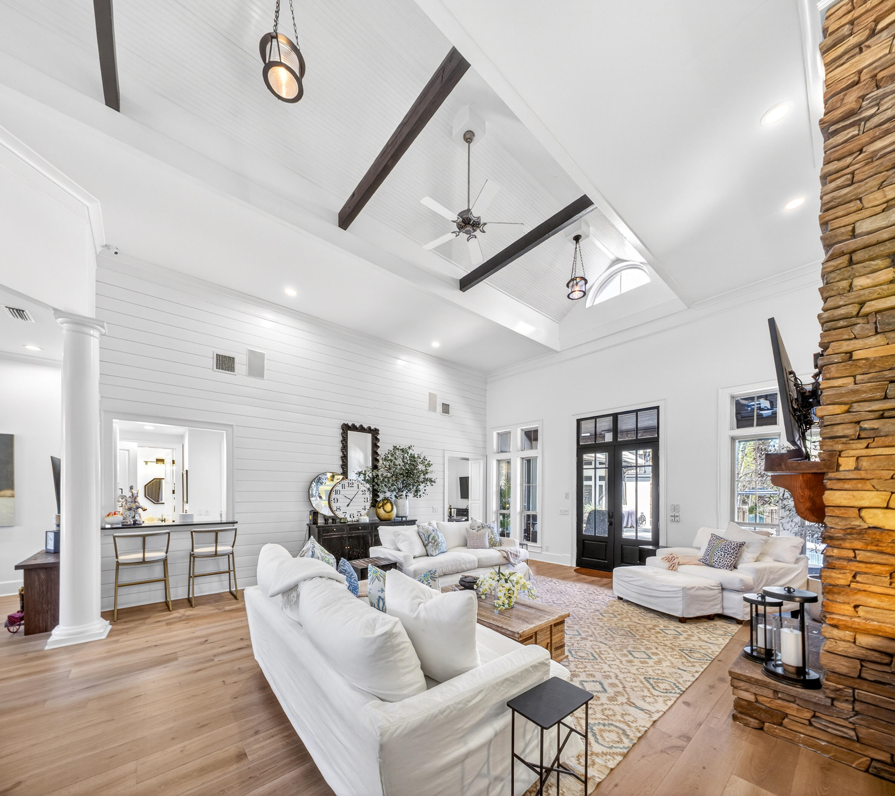 BURNT PINE - Residential