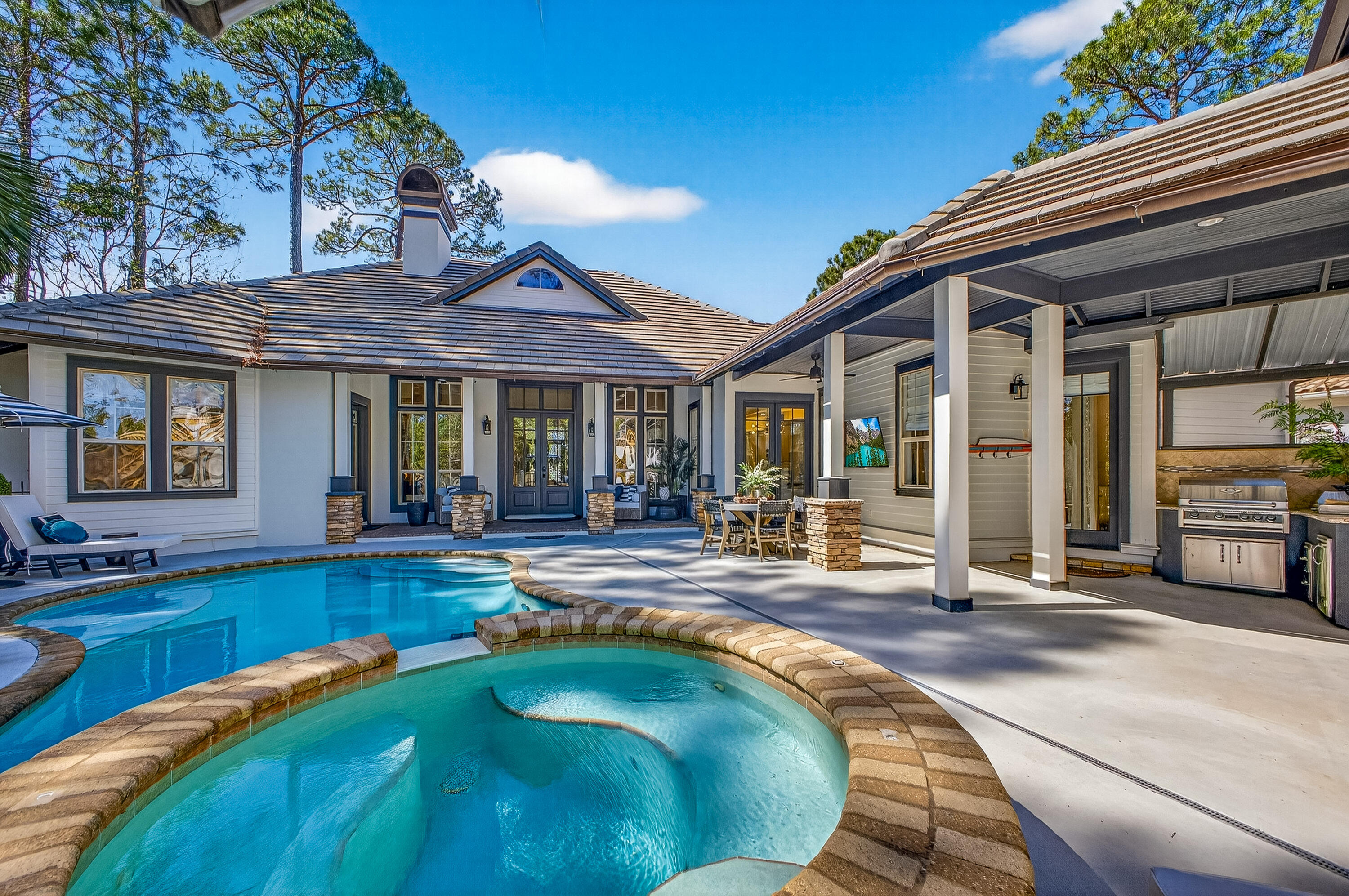 BURNT PINE - Residential