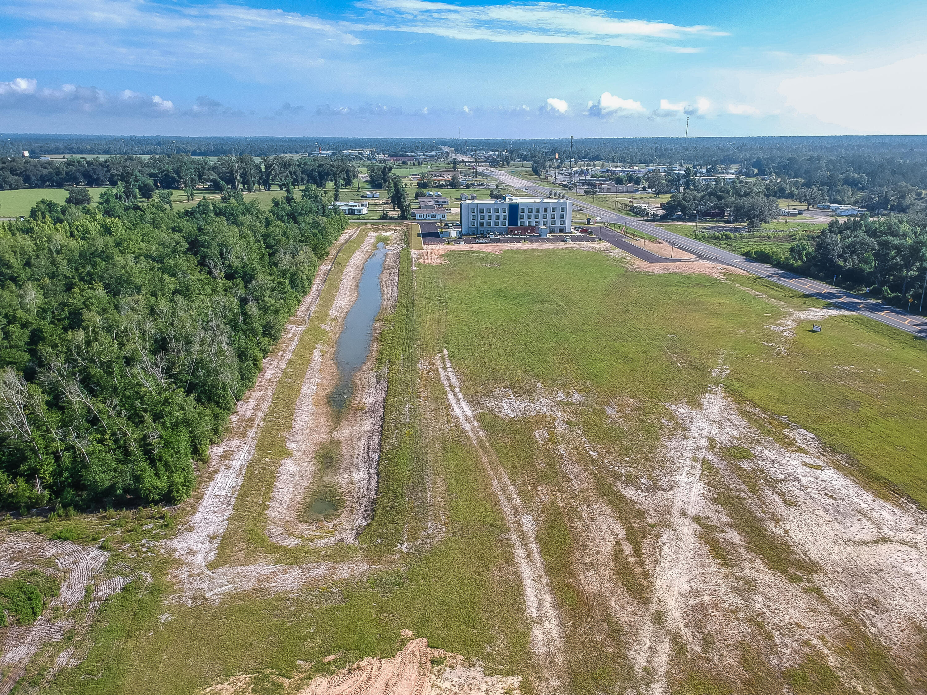 NO RECORDED SUBDIVISION - Land