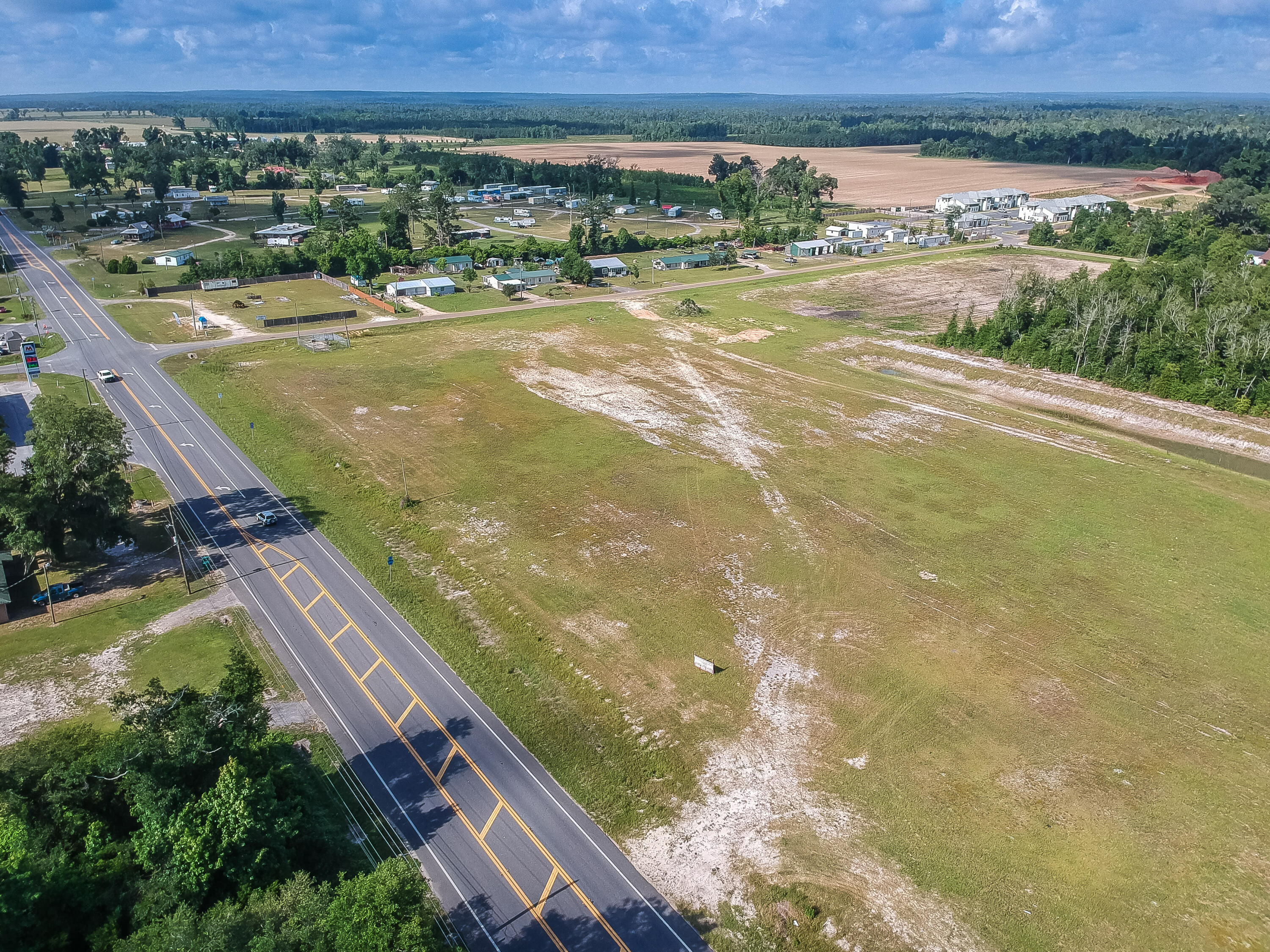 NO RECORDED SUBDIVISION - Land