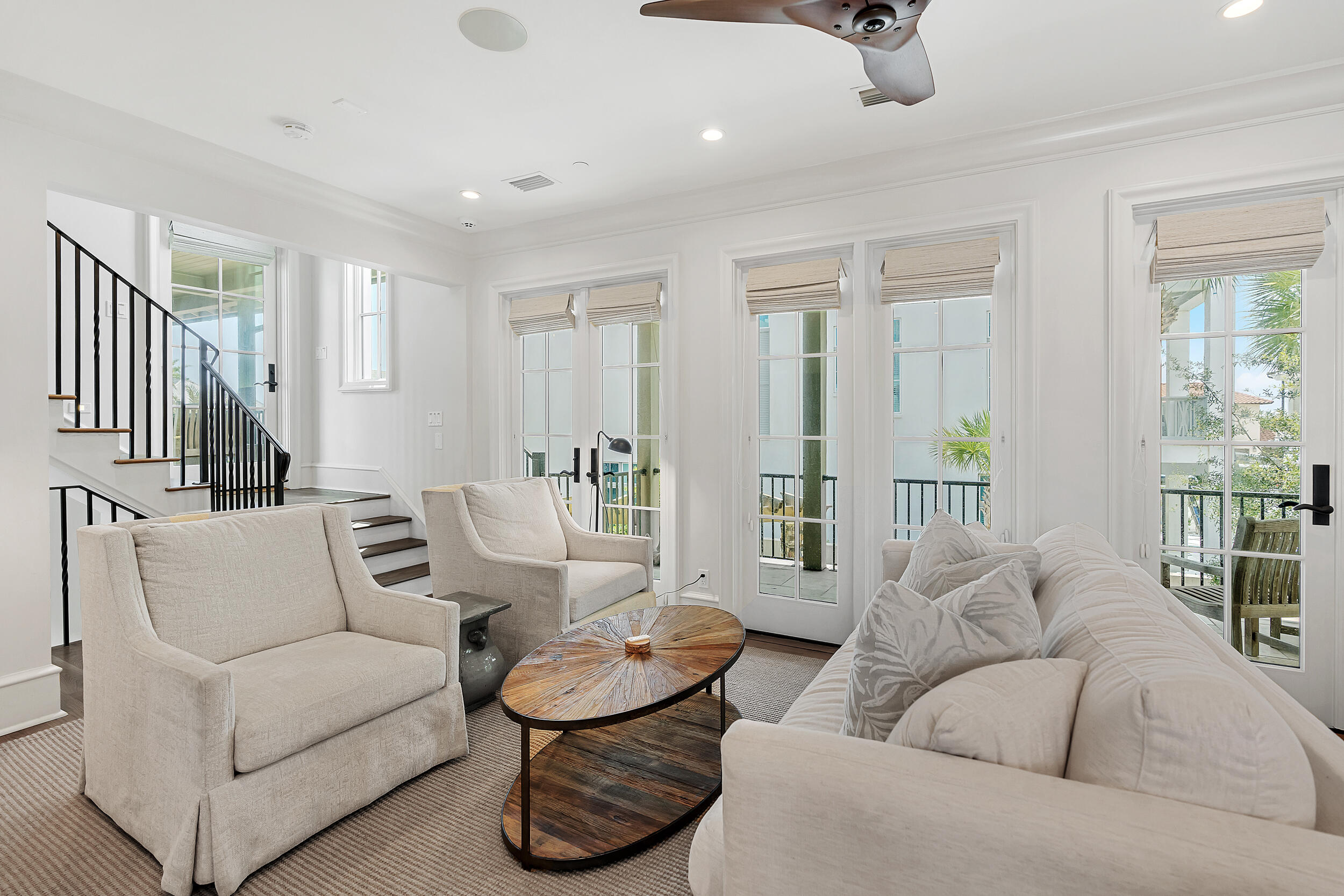 PARADISE BY THE SEA - Residential