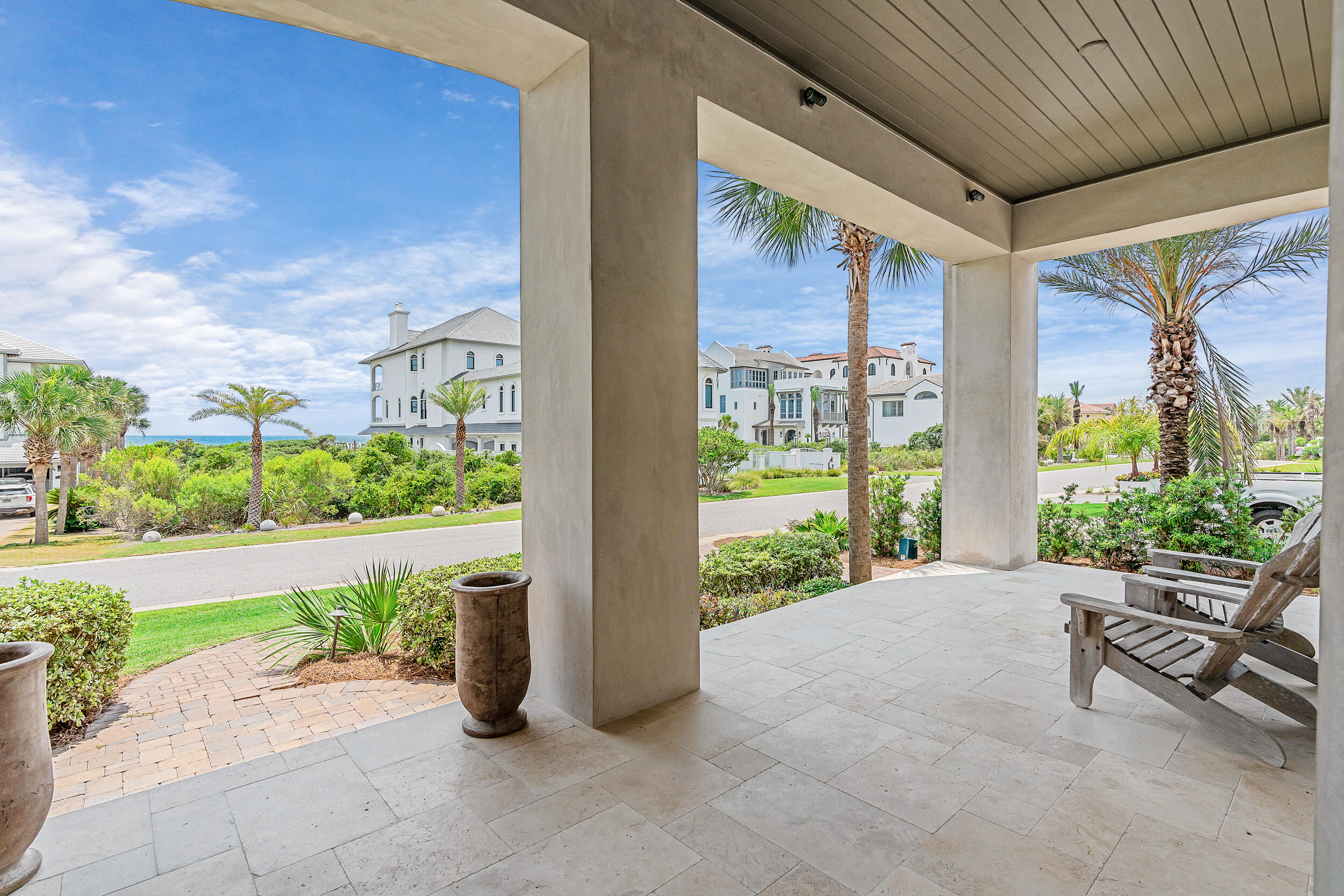 PARADISE BY THE SEA - Residential